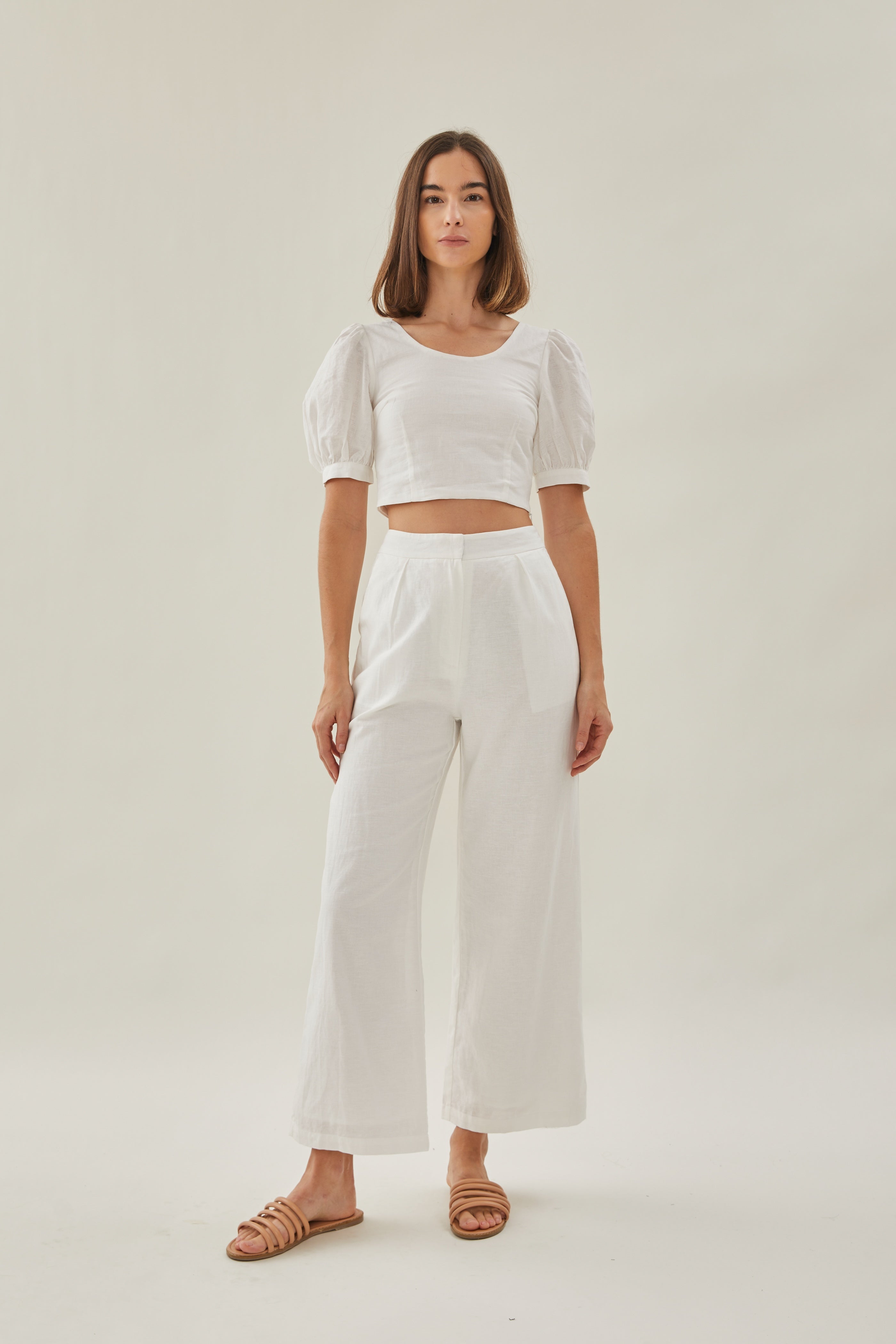 Cropped Puffed Sleeved Top in White