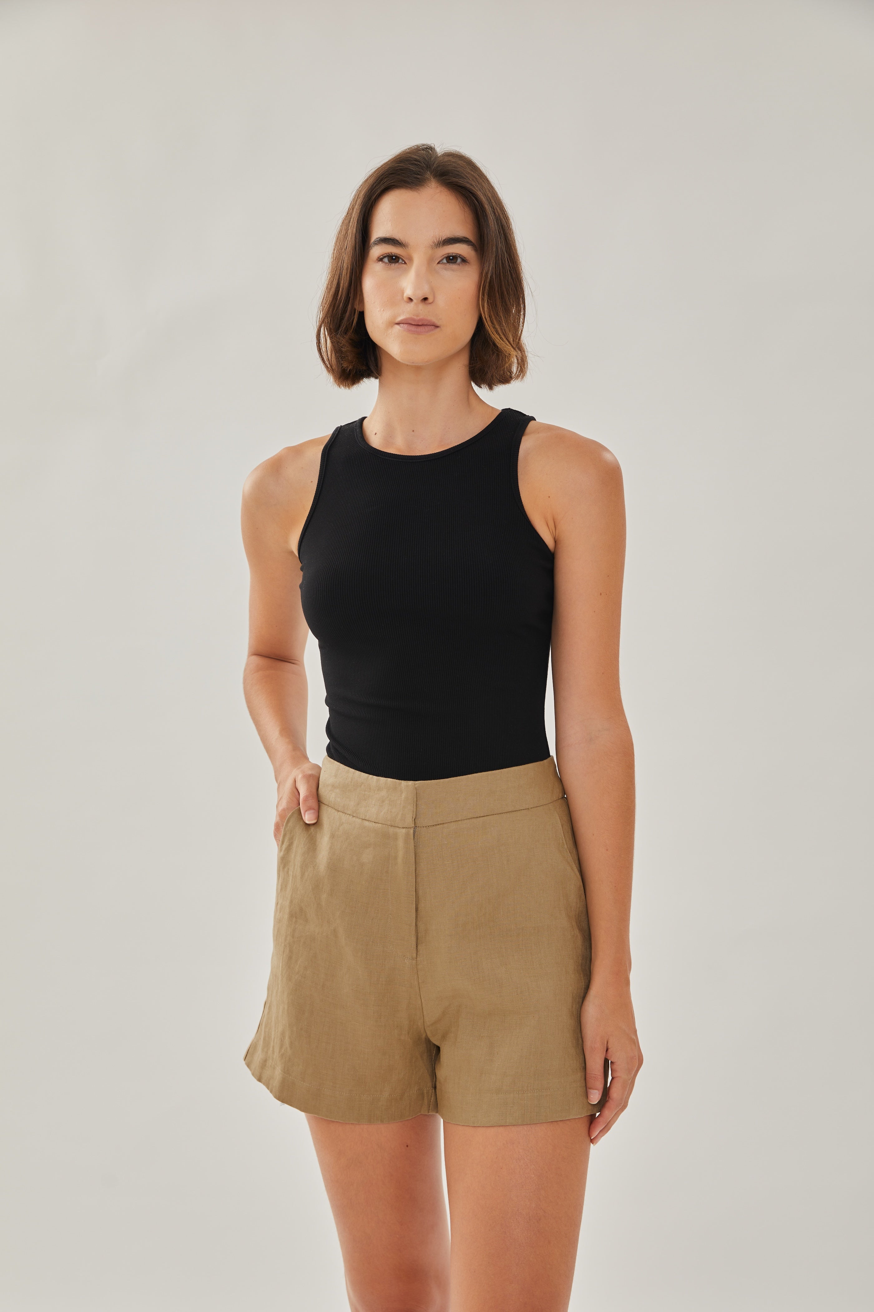 Linen Shorts in Brown