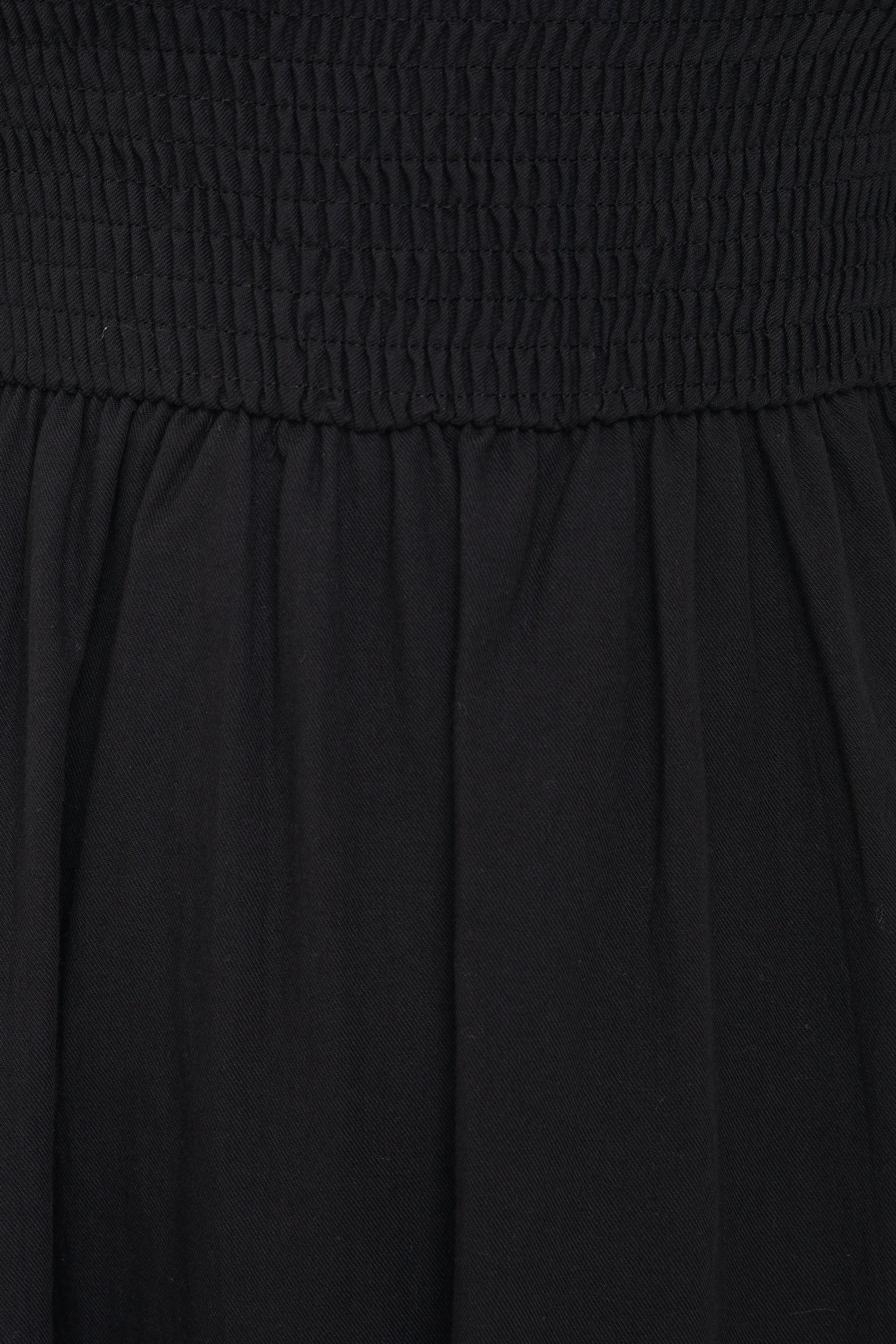 Puffed Sleeved Shirred Midi Dress in Black