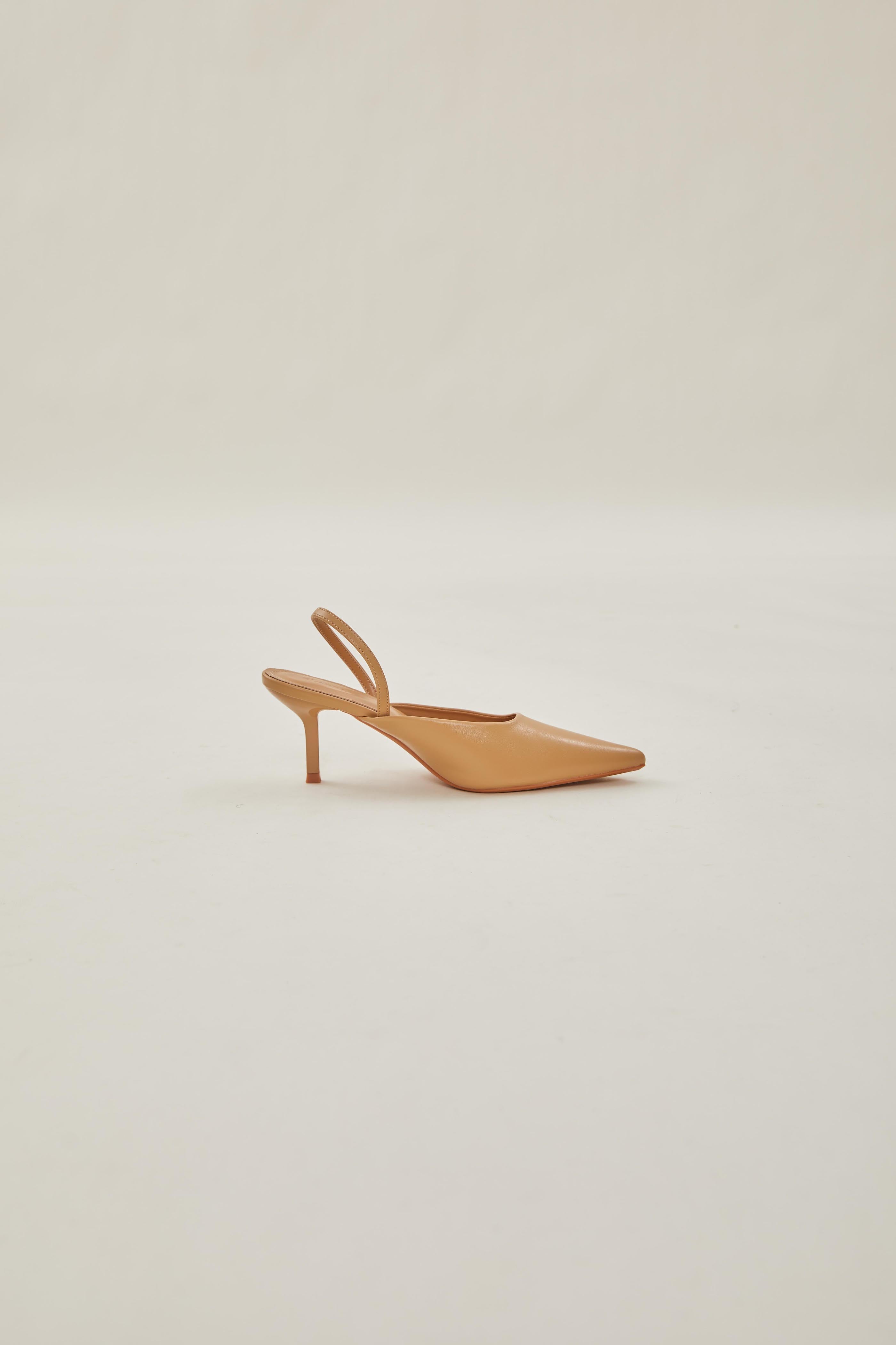 Emy Pointed Heels in Beige