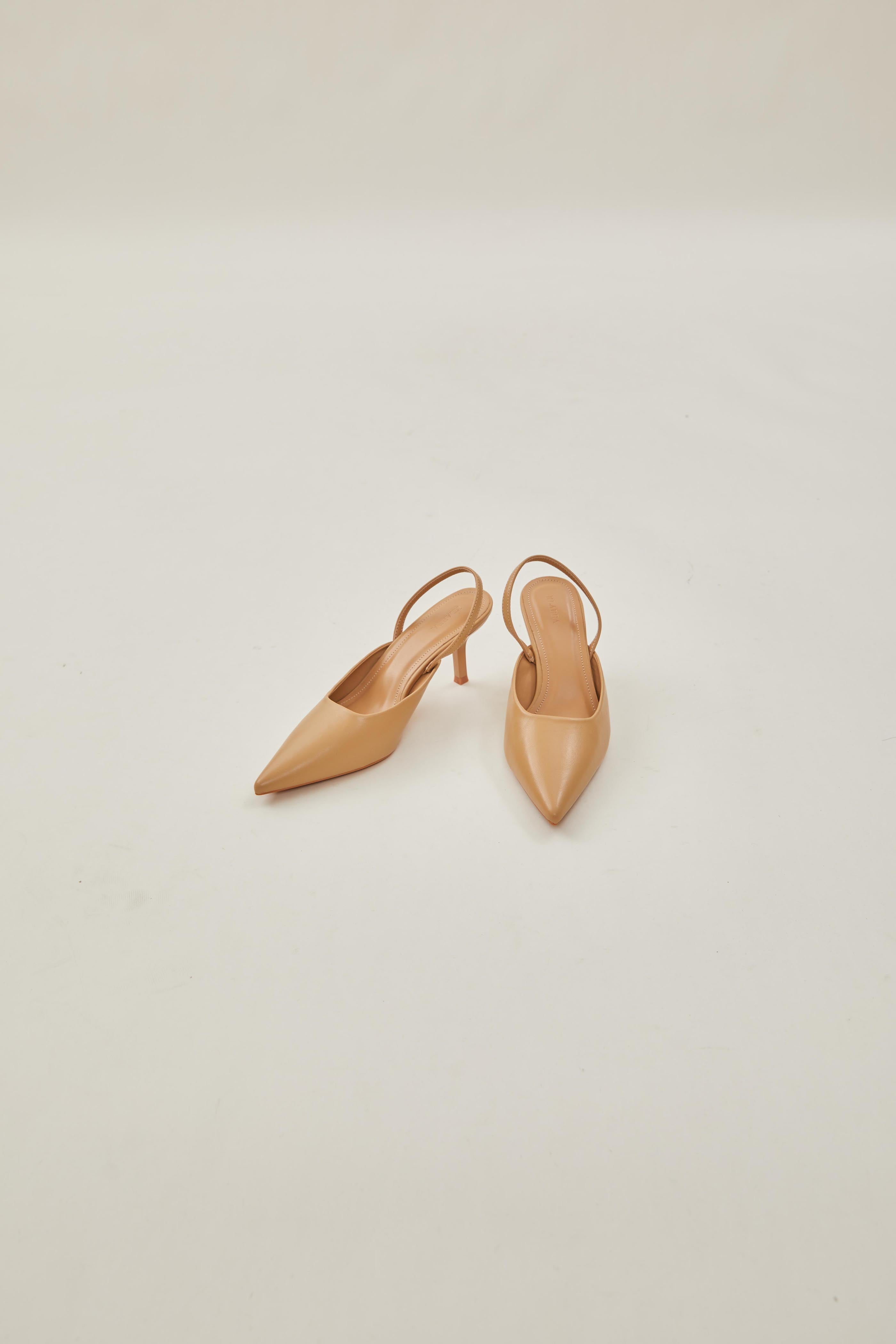 Emy Pointed Heels in Beige