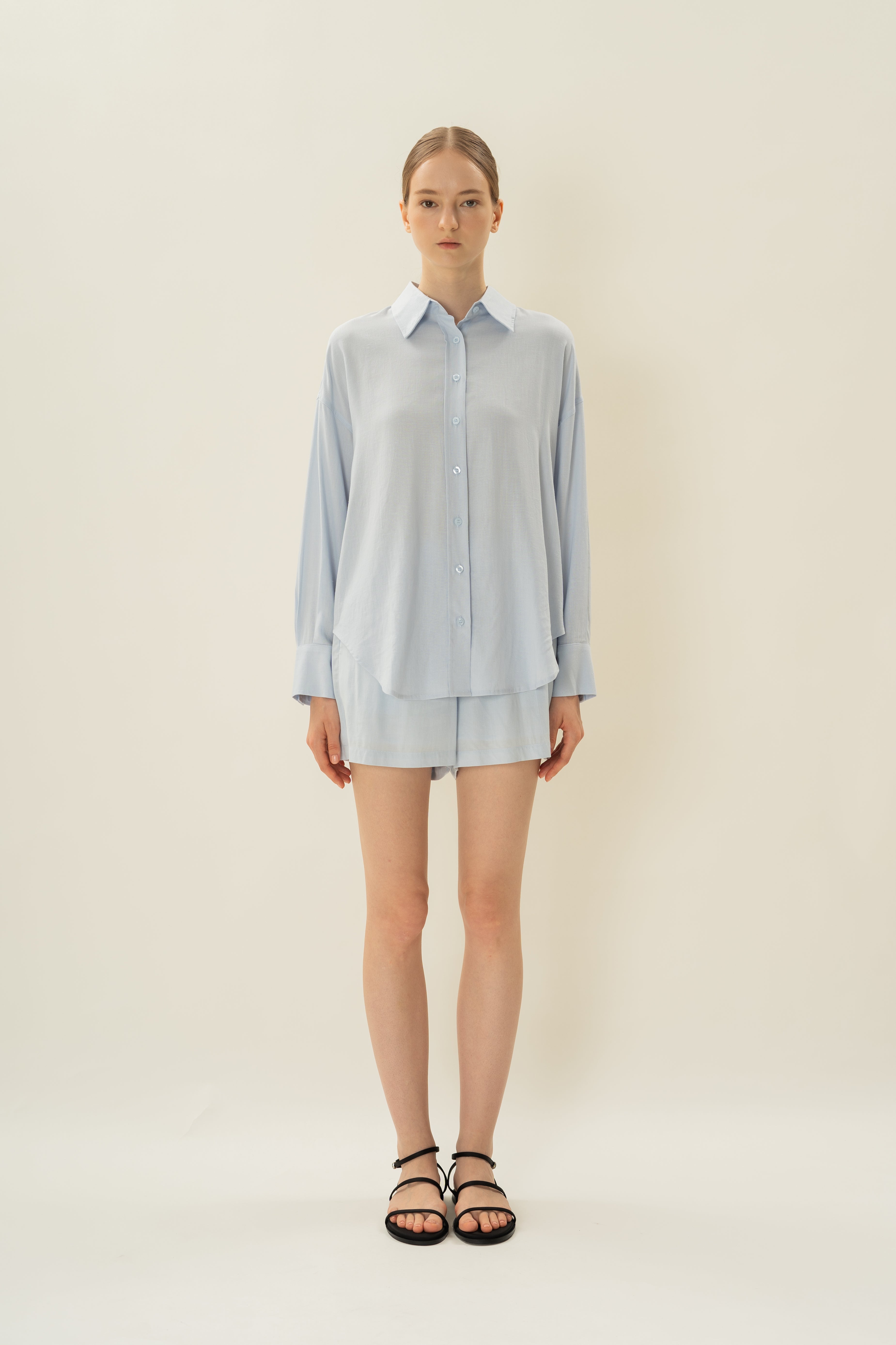Linen Gathered Waist Shorts in Mist Blue