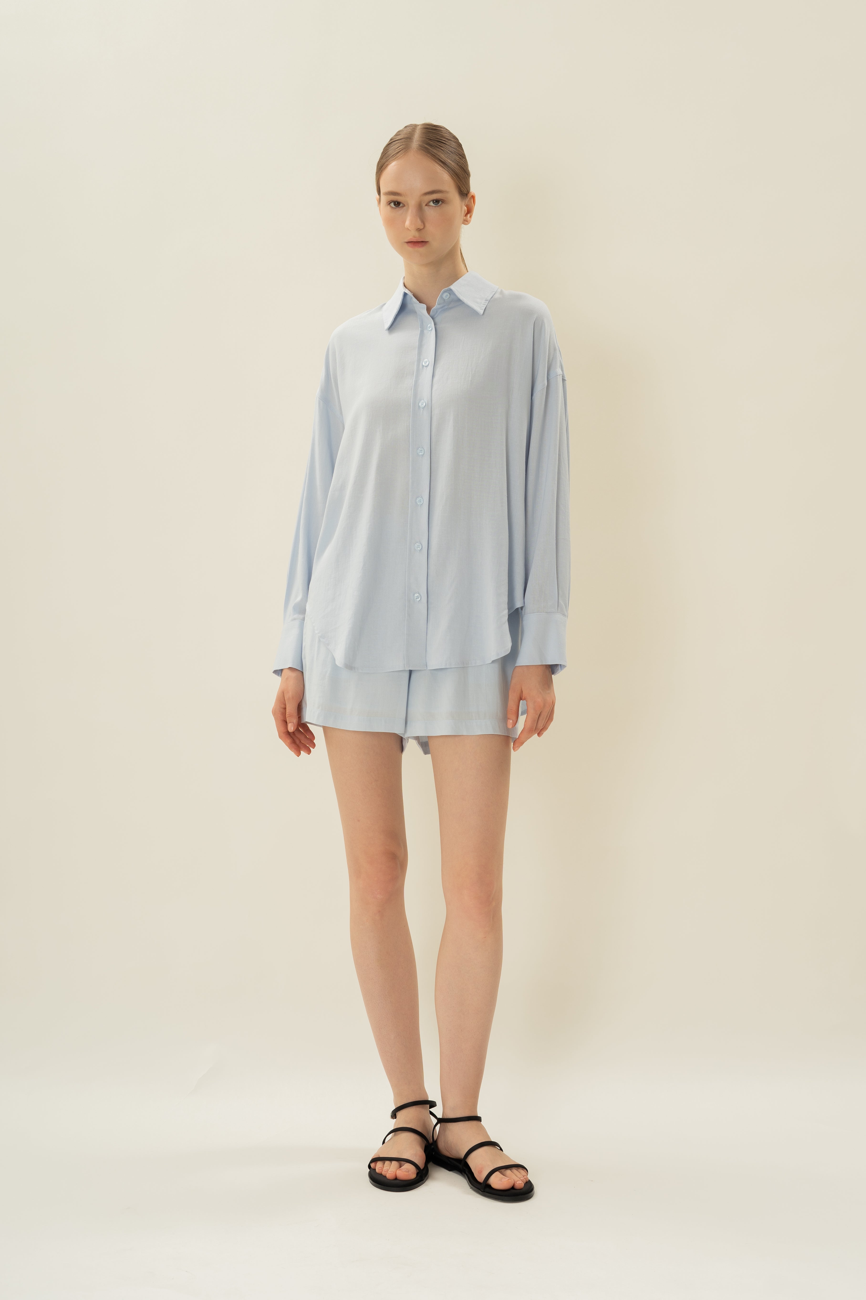 Linen Gathered Waist Shorts in Mist Blue