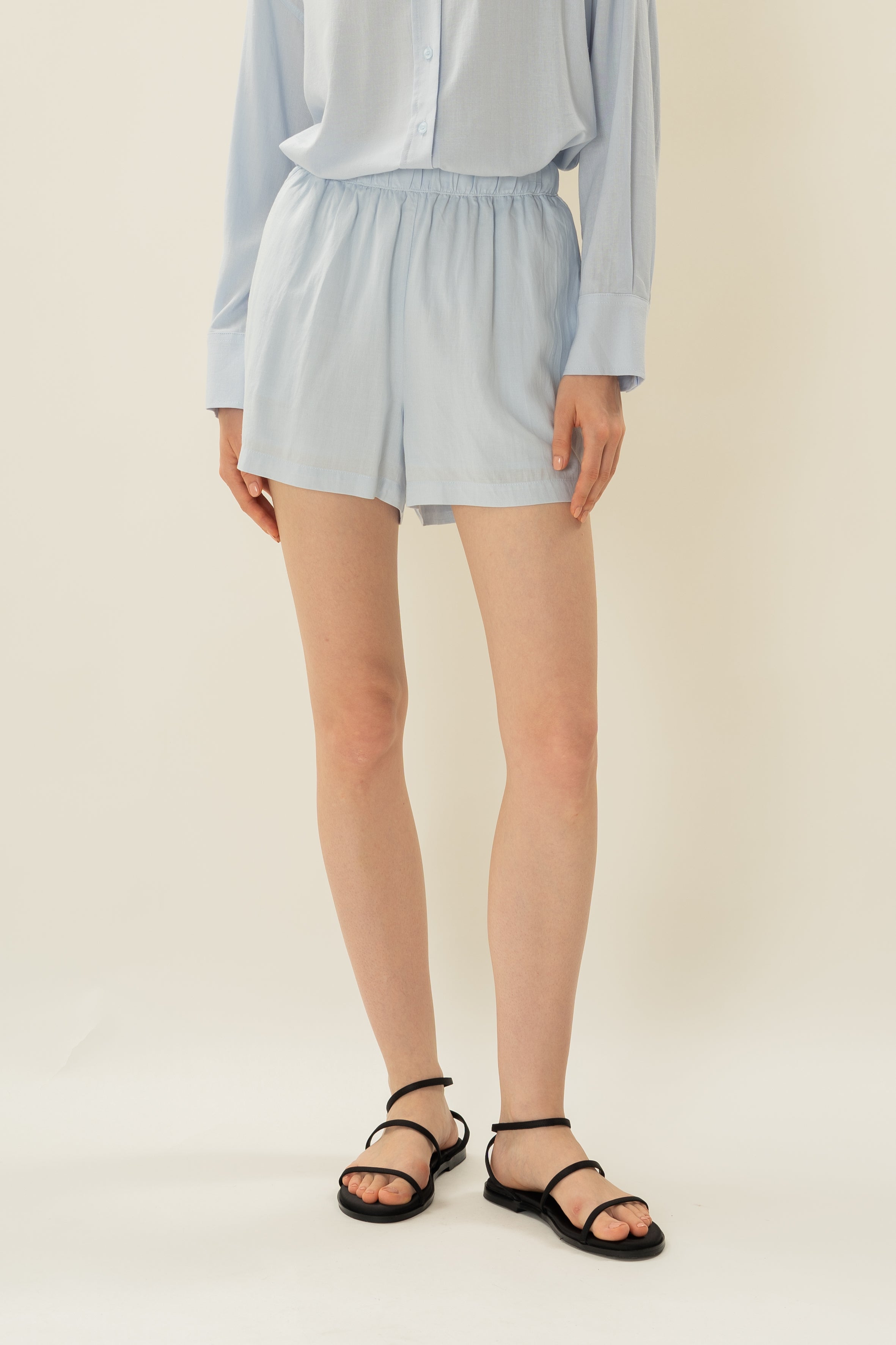 Linen Gathered Waist Shorts in Mist Blue