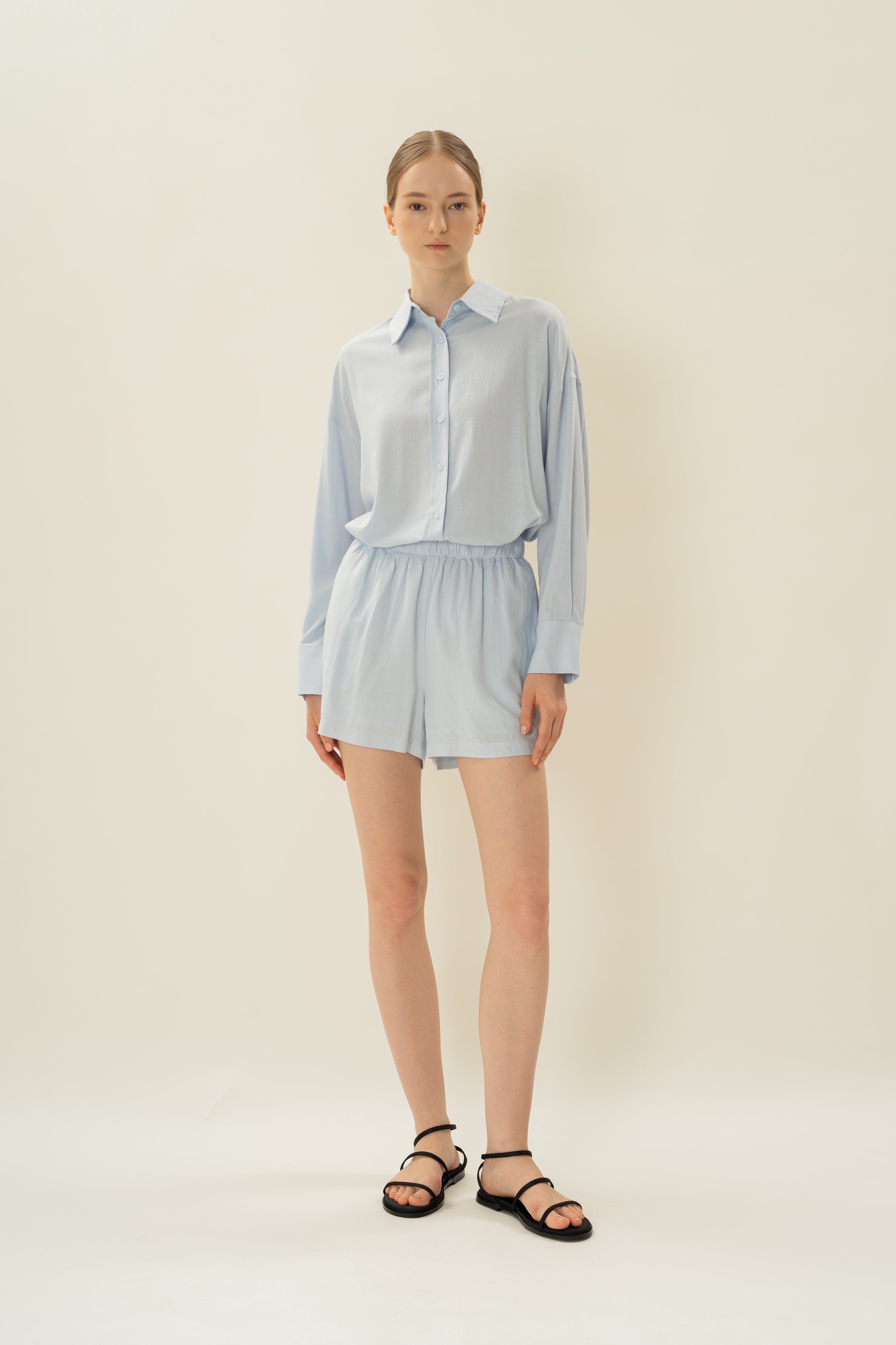 Linen Gathered Waist Shorts in Mist Blue