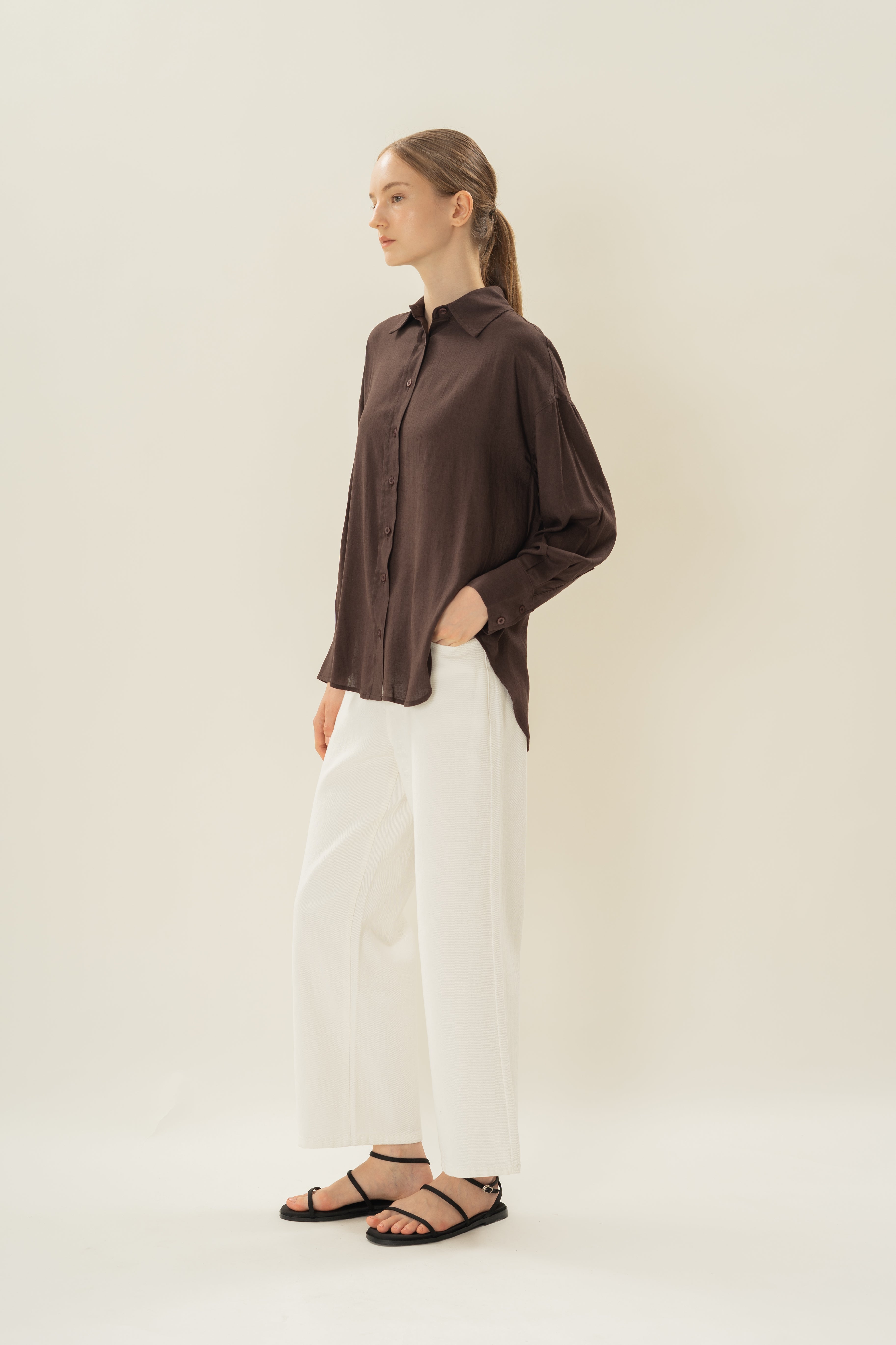 Linen Long Sleeved Shirt in Umber