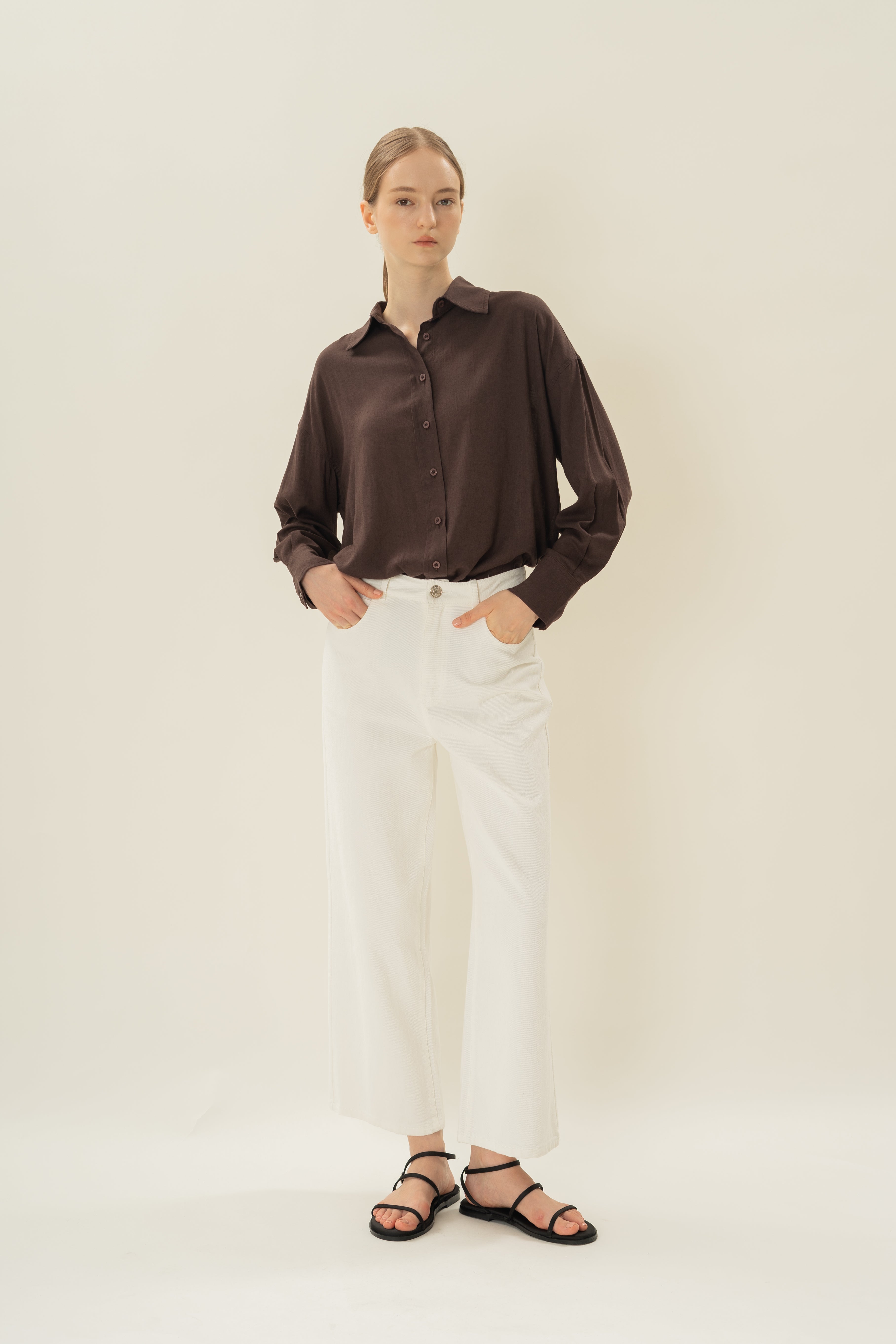 Linen Long Sleeved Shirt in Umber