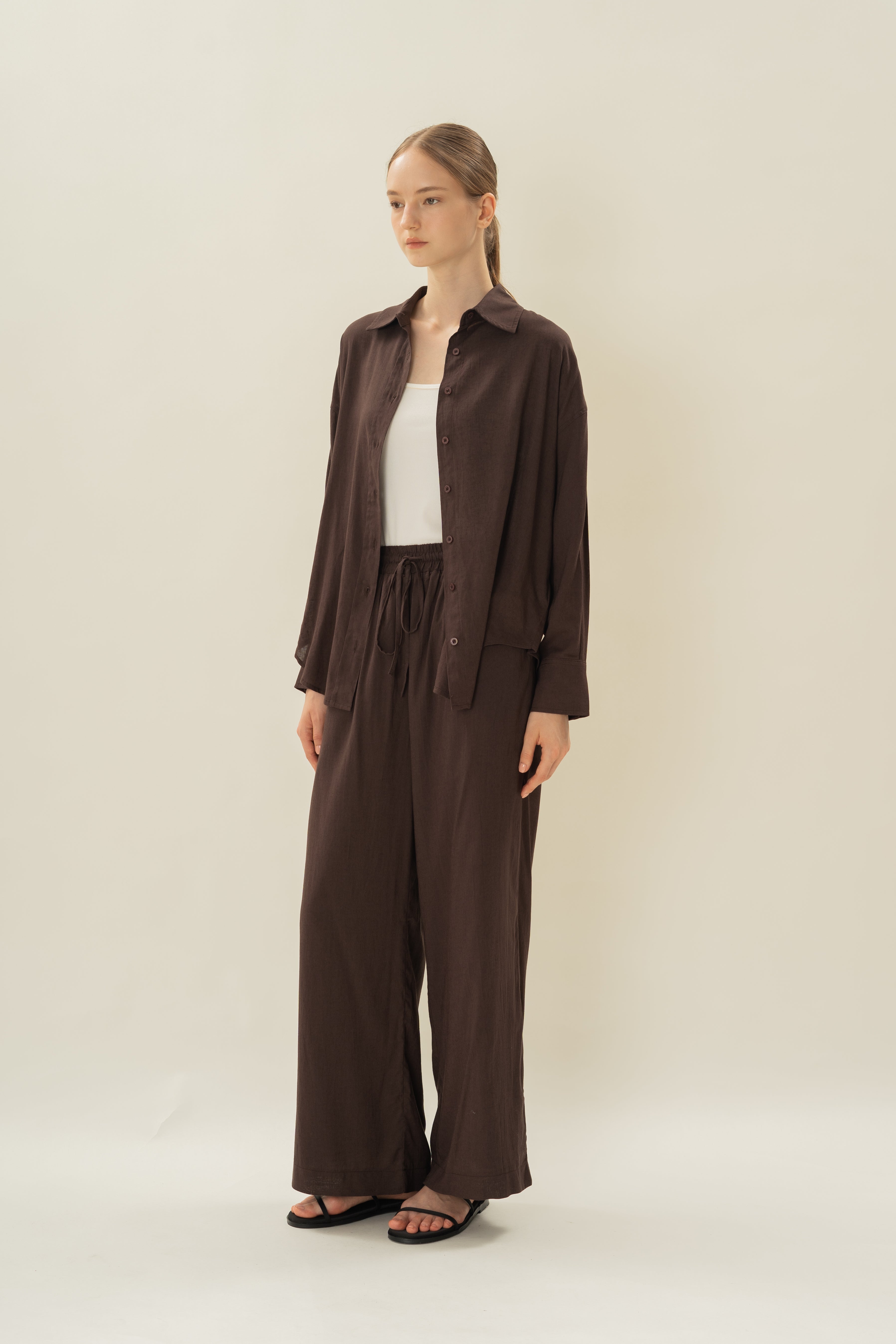 Linen Gathered Waist Pants in Umber