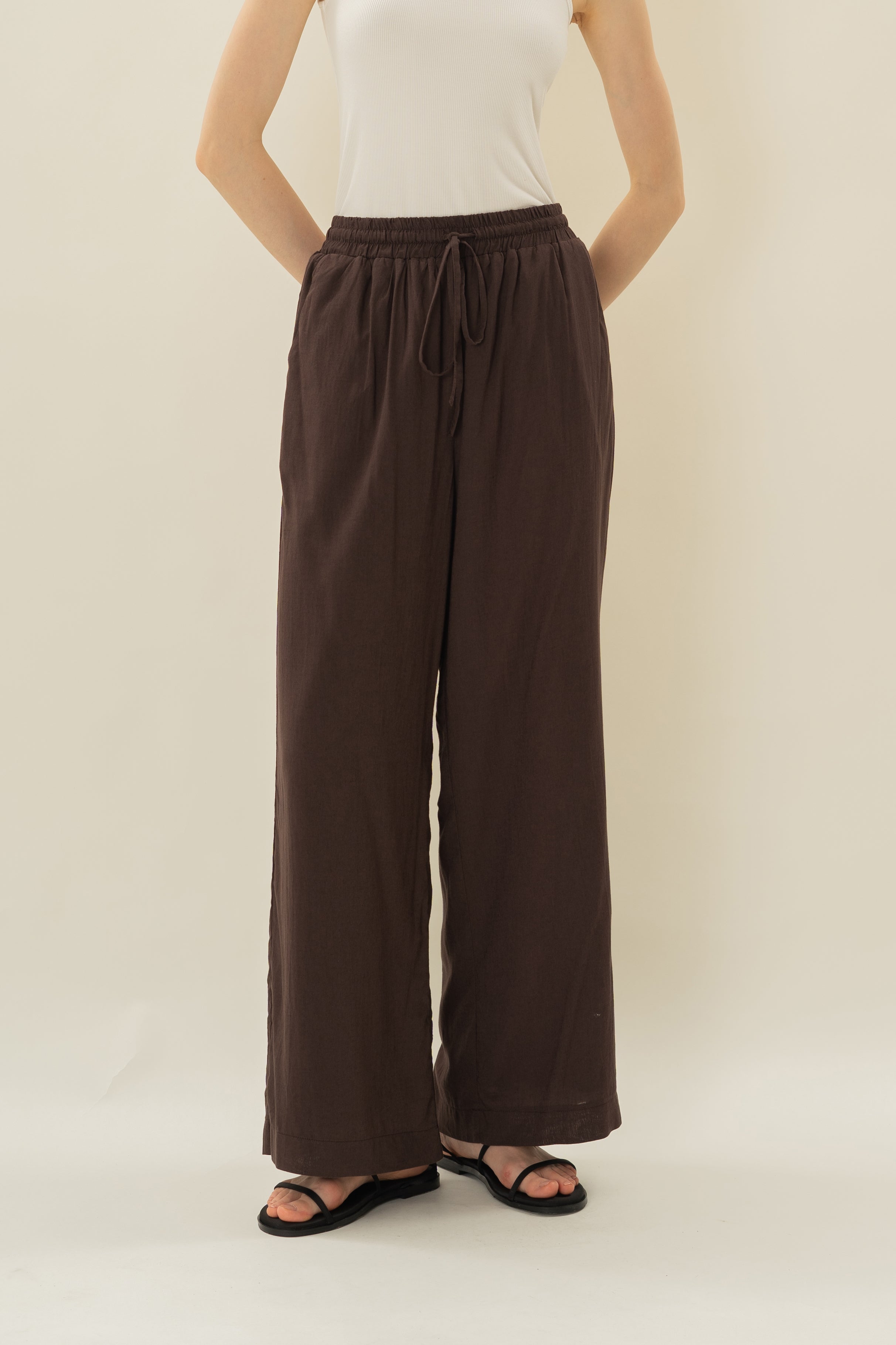 Linen Gathered Waist Pants in Umber