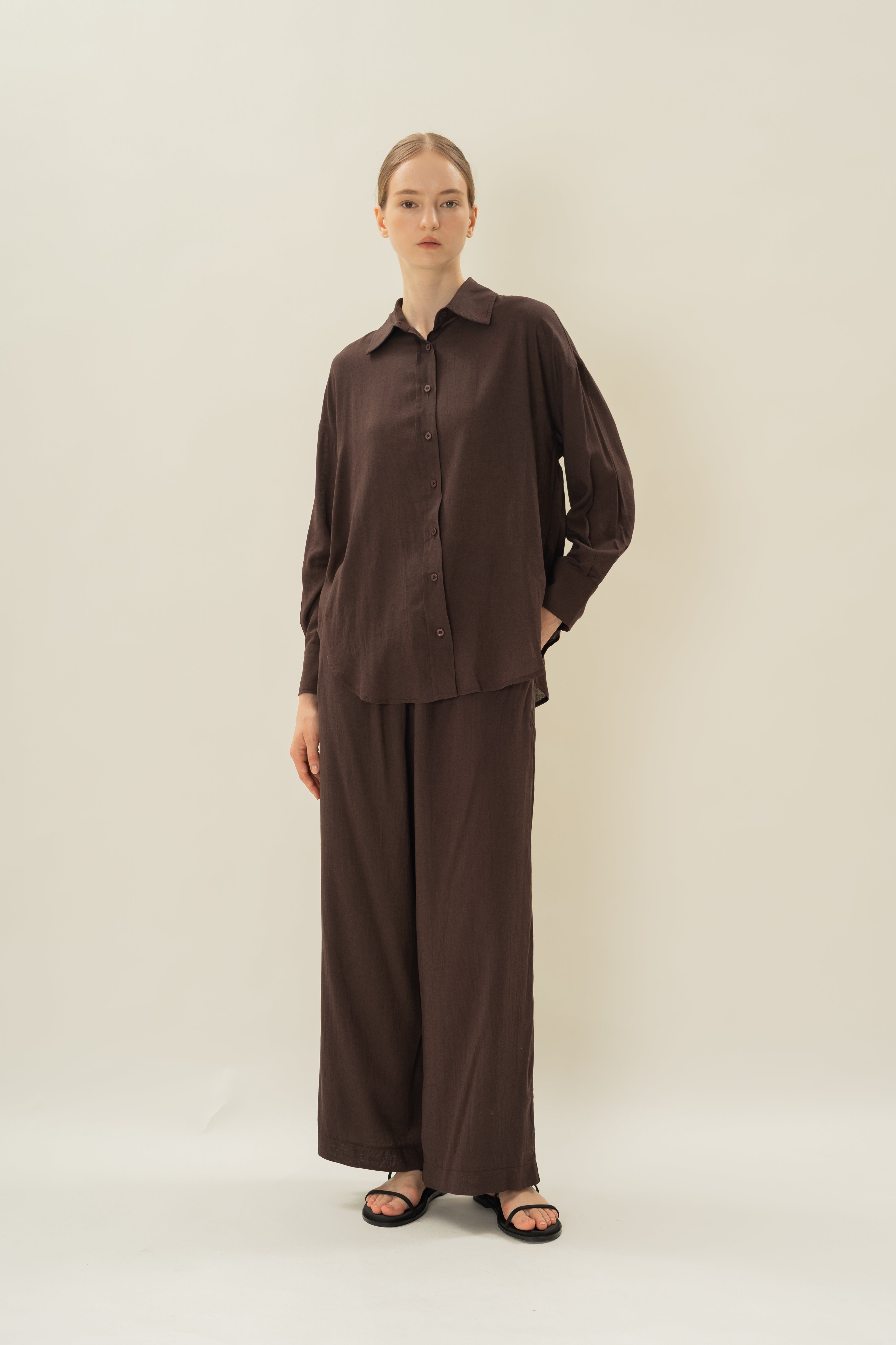 Linen Gathered Waist Pants in Umber