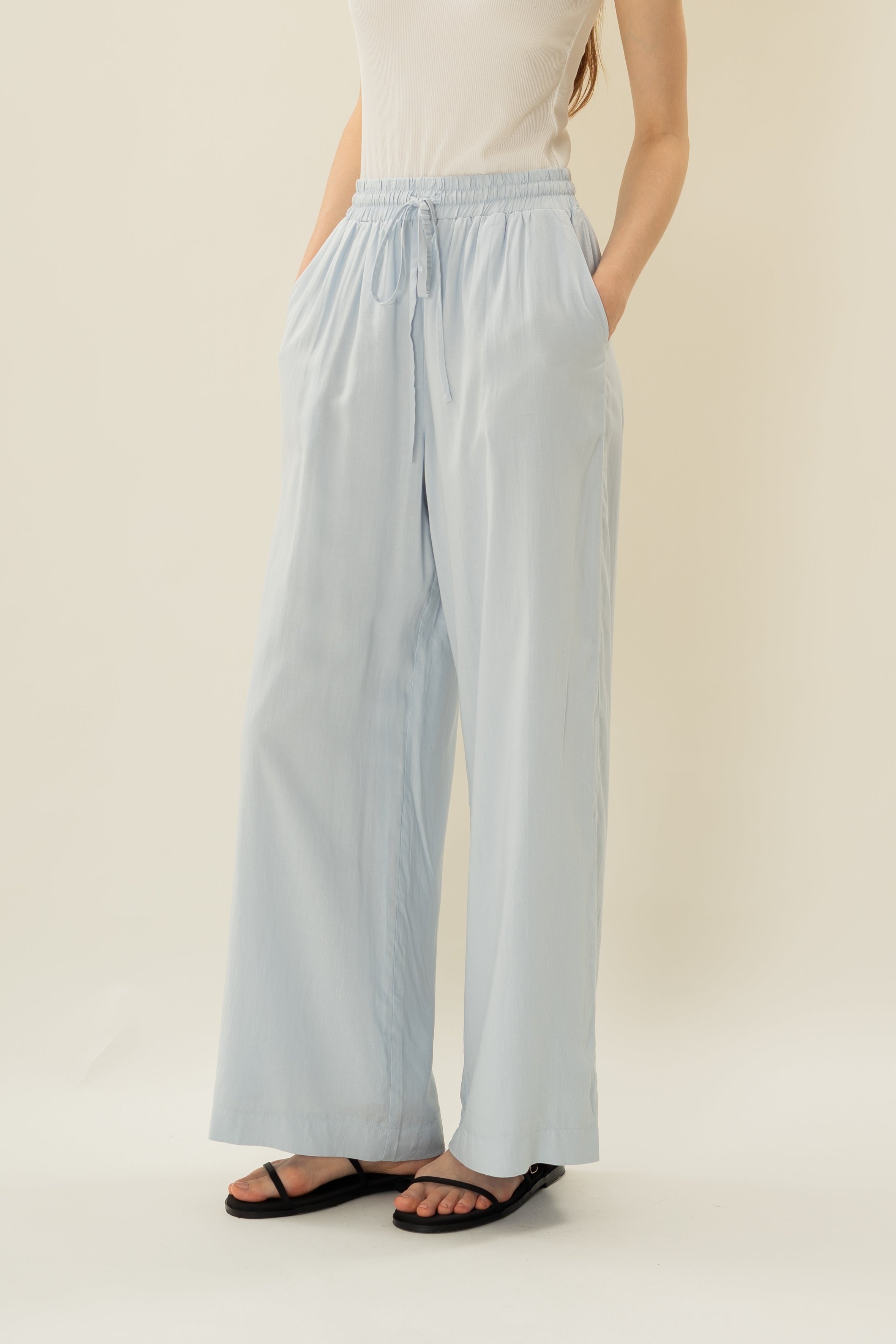 Linen Gathered Waist Pants in Mist Blue