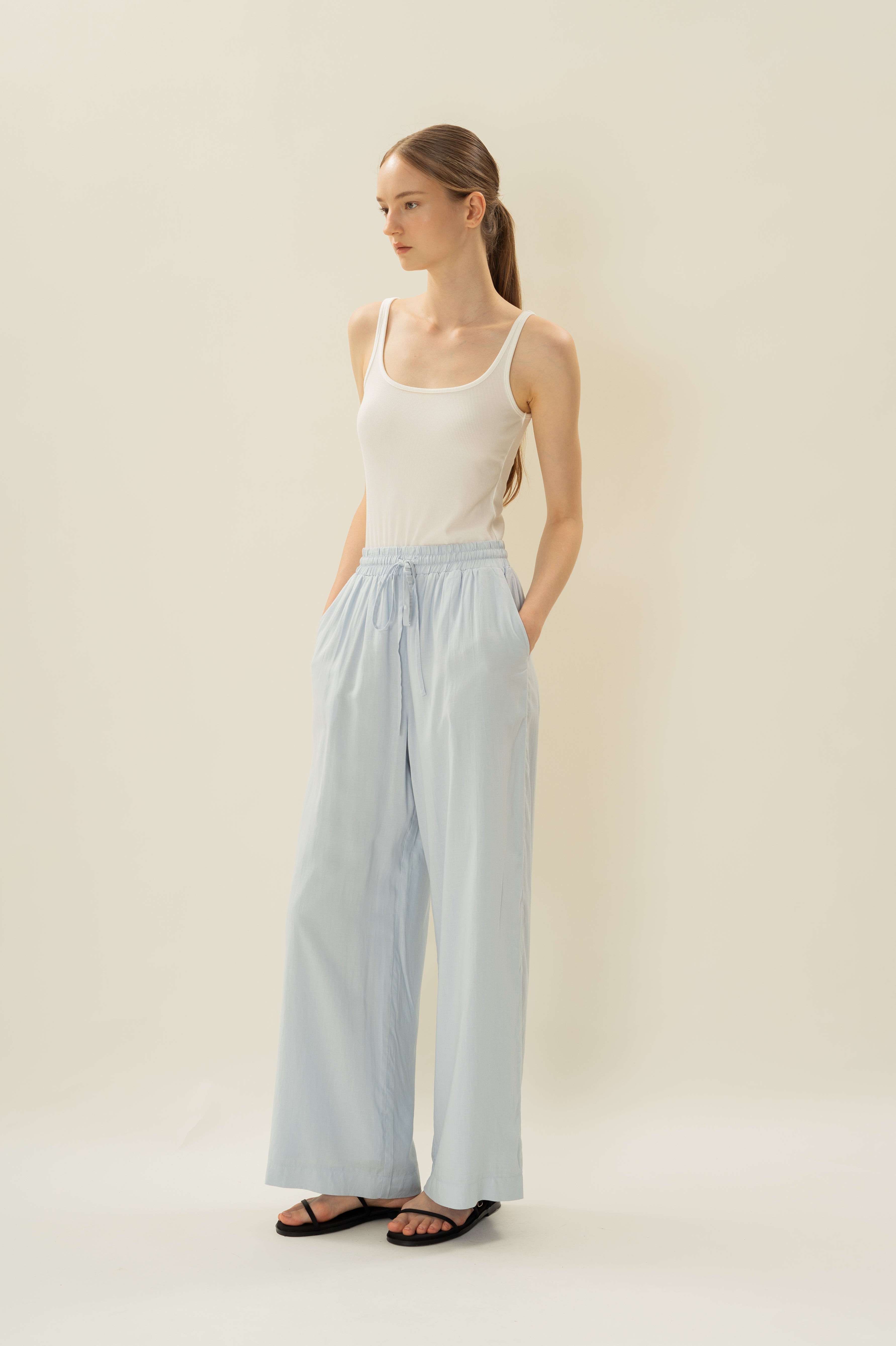 Linen Gathered Waist Pants in Mist Blue