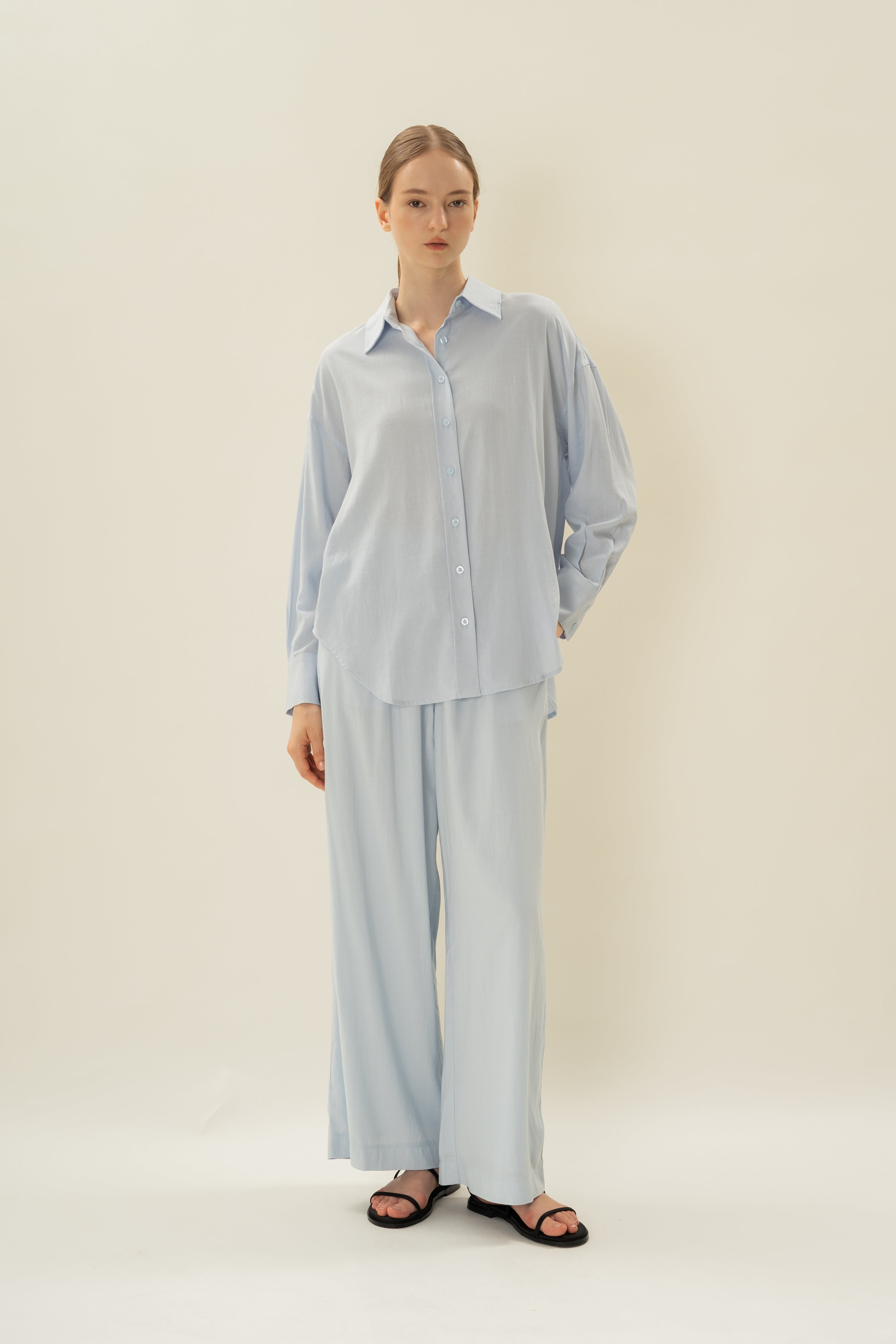Linen Gathered Waist Pants in Mist Blue