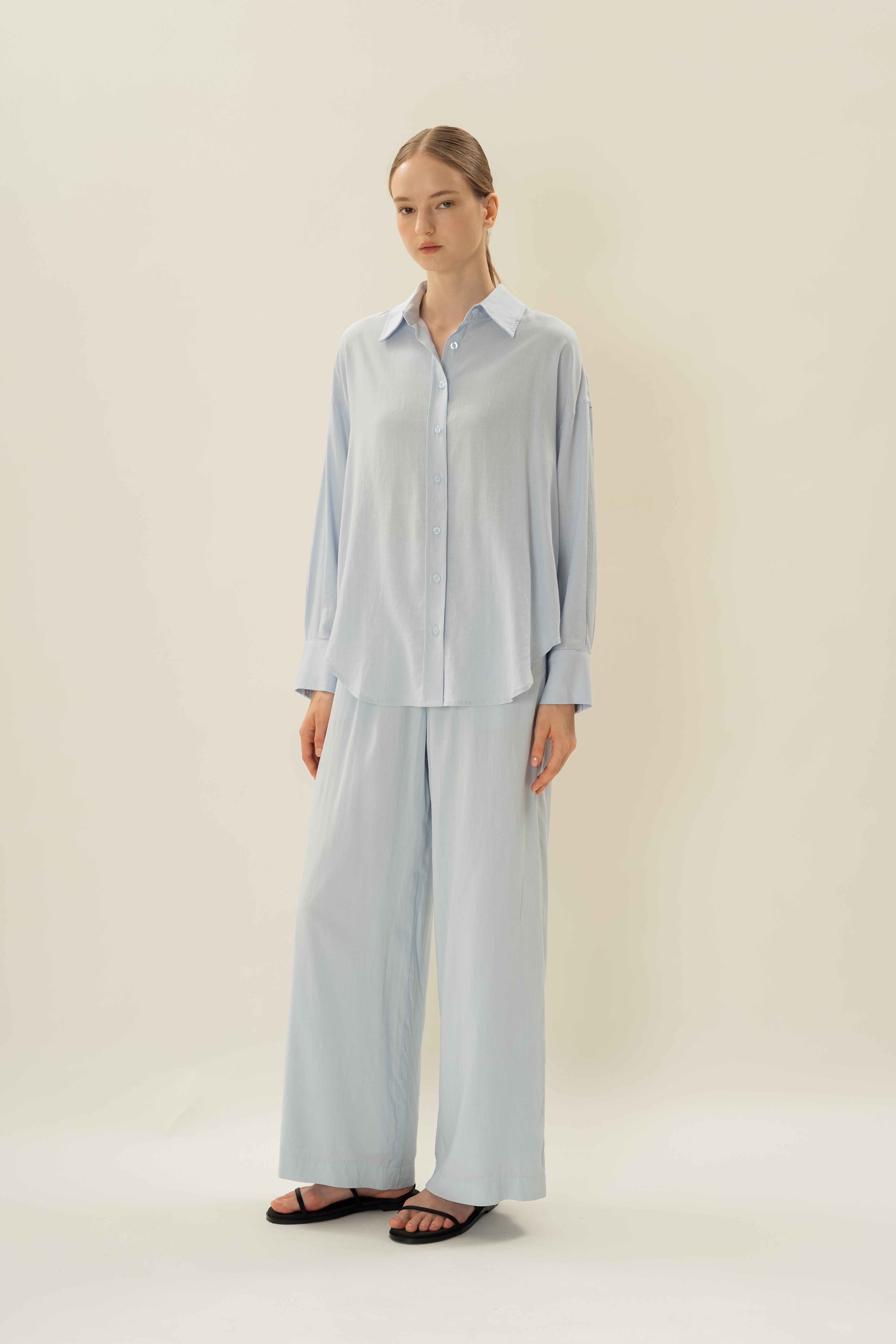 Linen Gathered Waist Pants in Mist Blue