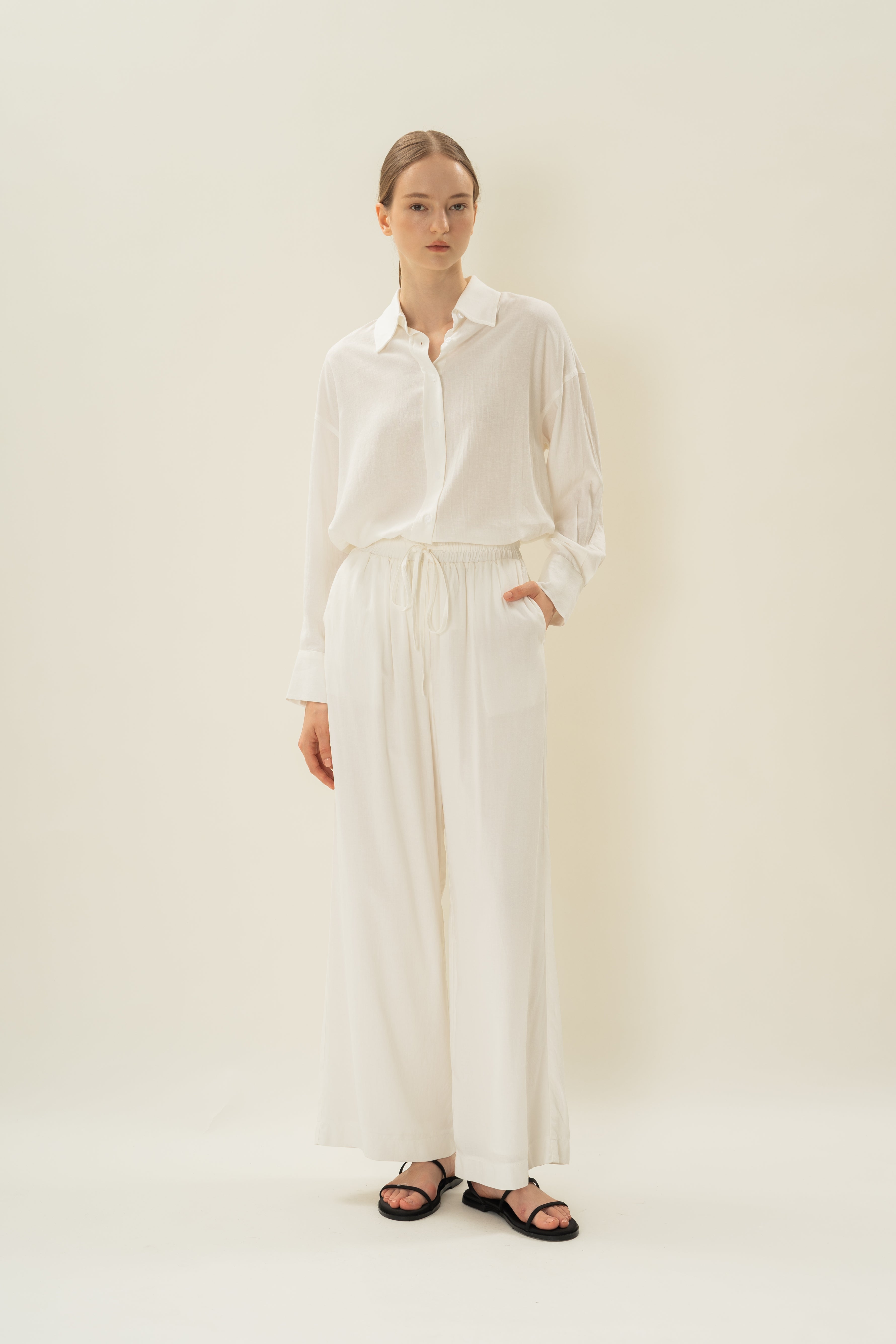 Linen Gathered Waist Pants in White