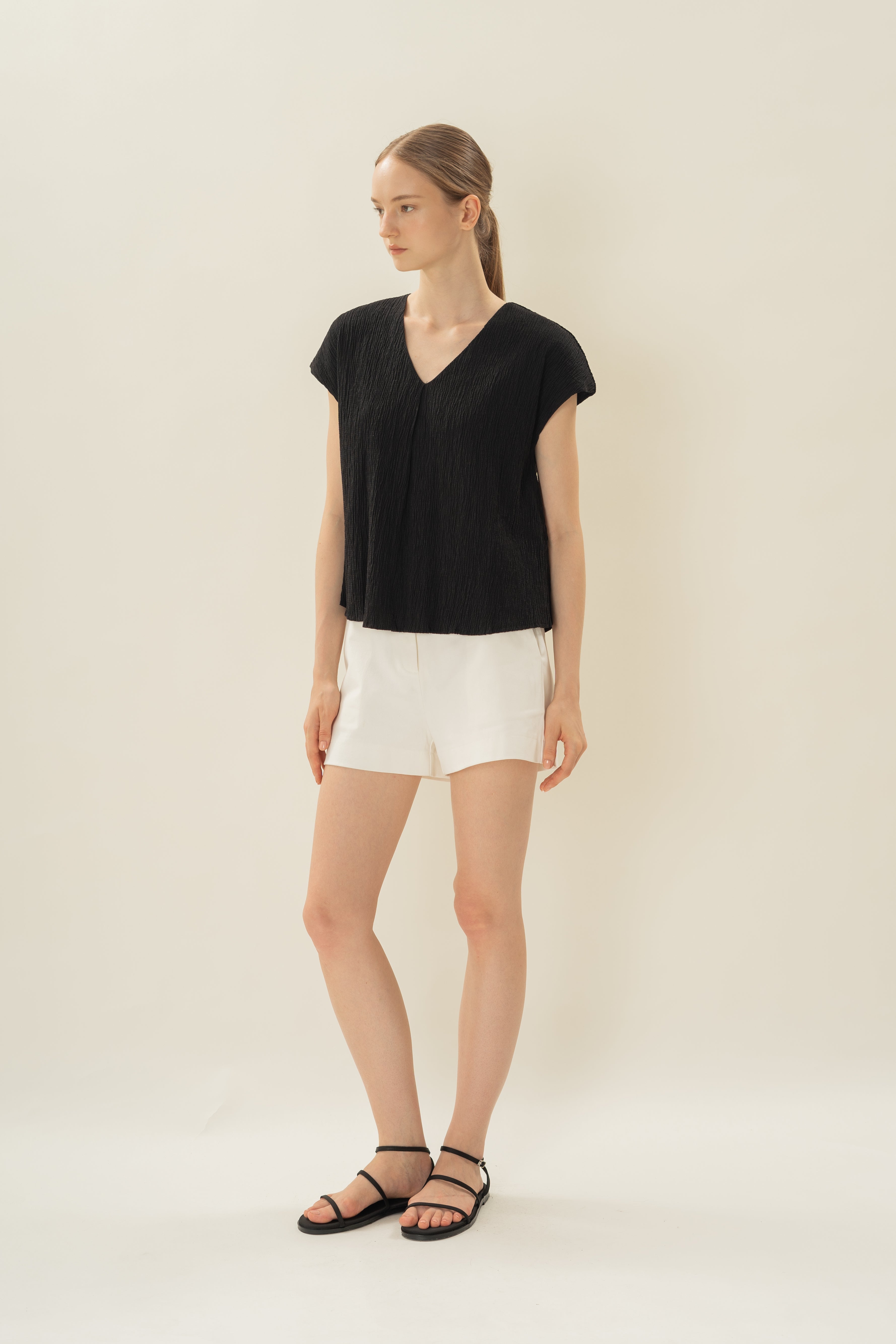 Textured V Neck Sleeved Top in Black