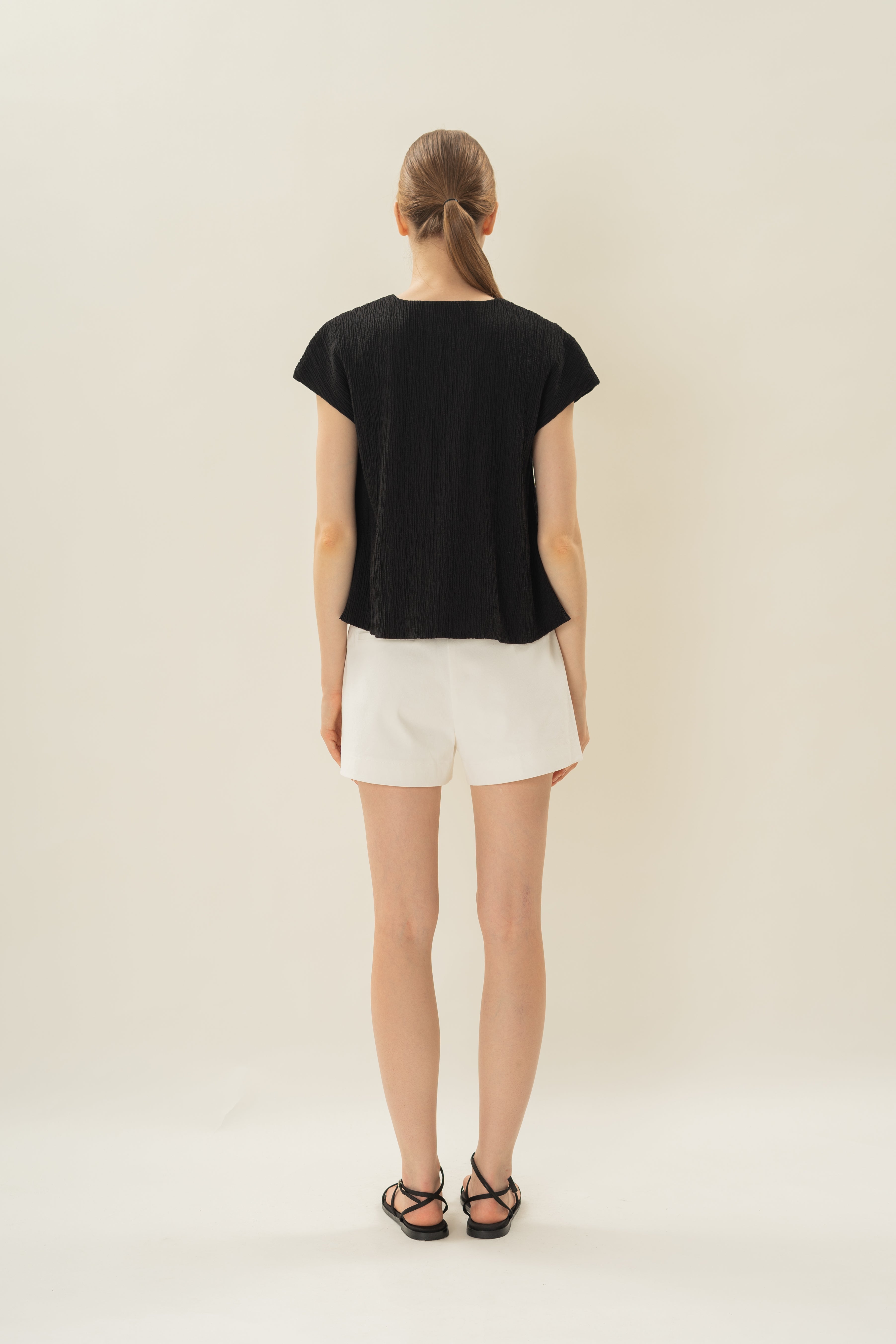 Textured V Neck Sleeved Top in Black