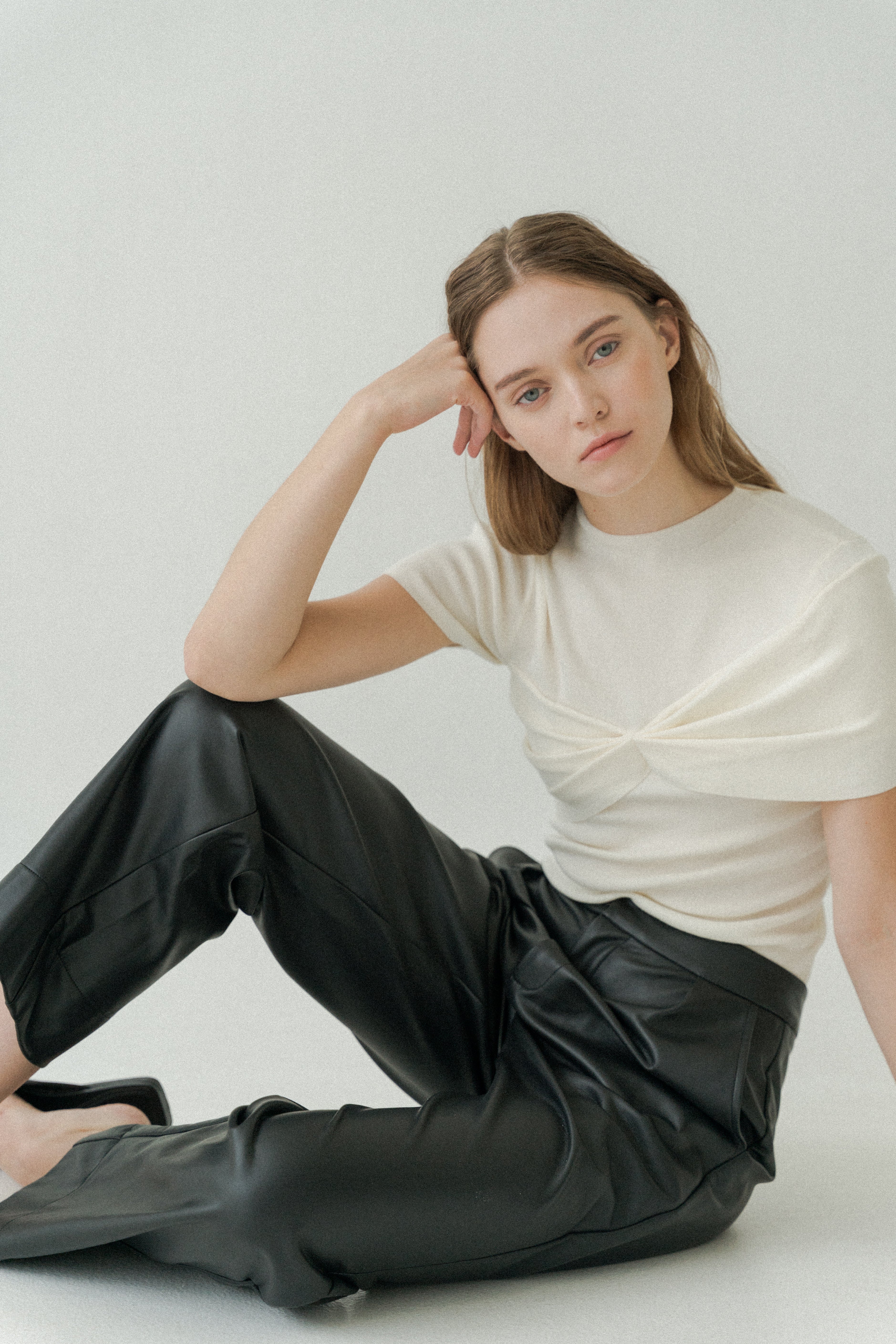 Knitted Top With Front Bow Detailing in Natural