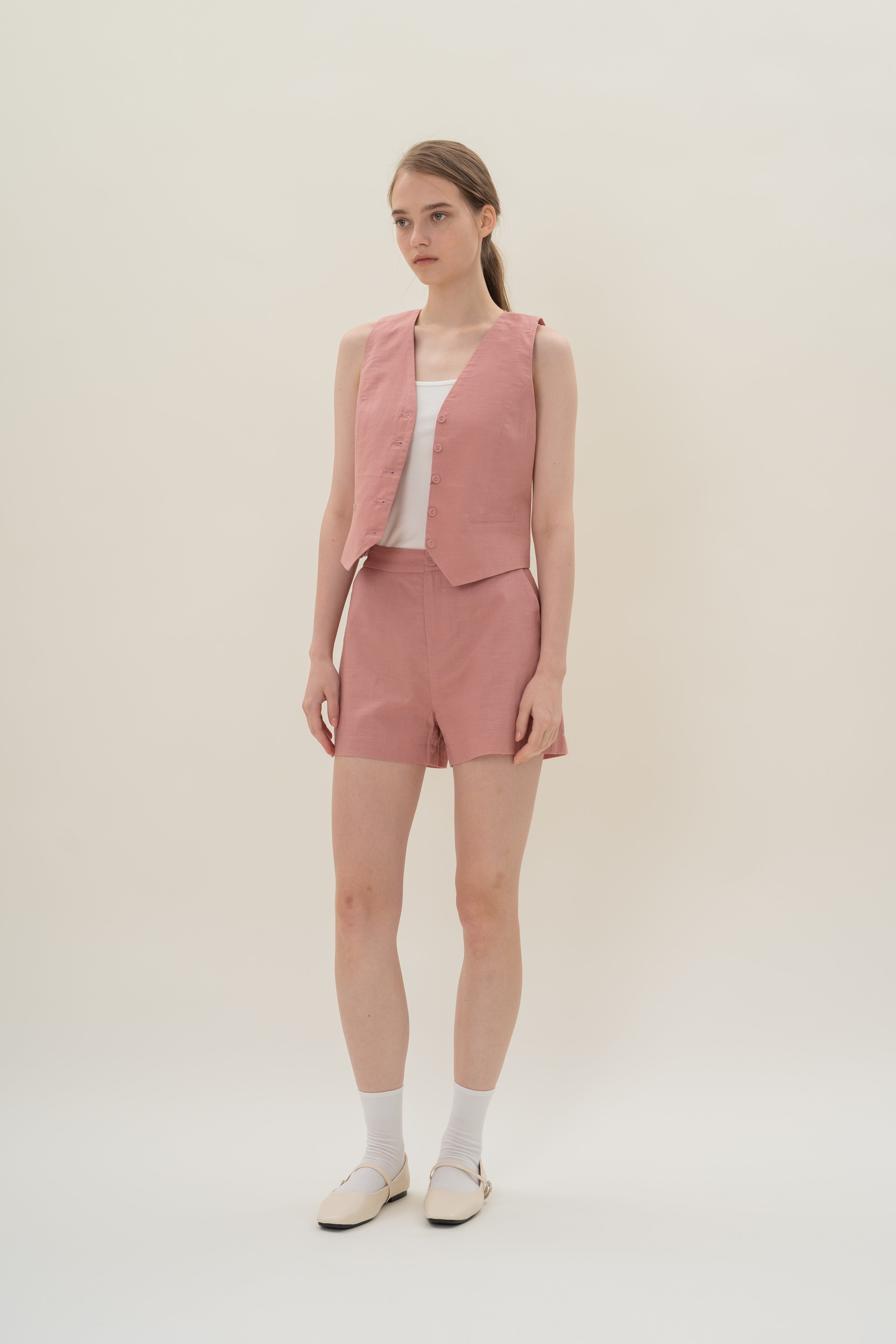 Relaxed Textured Linen Shorts in Tea Rose