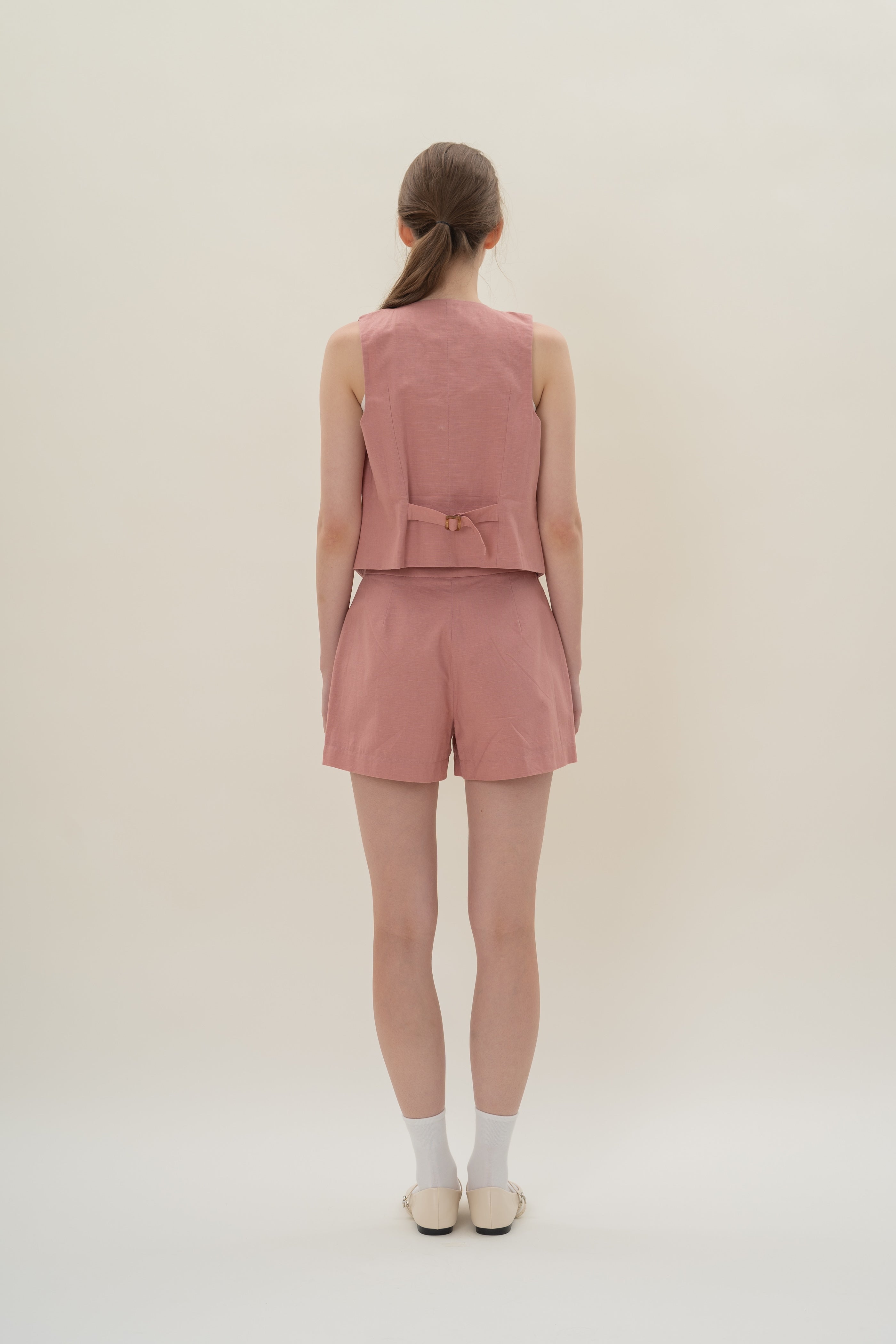 Relaxed Textured Linen Shorts in Tea Rose