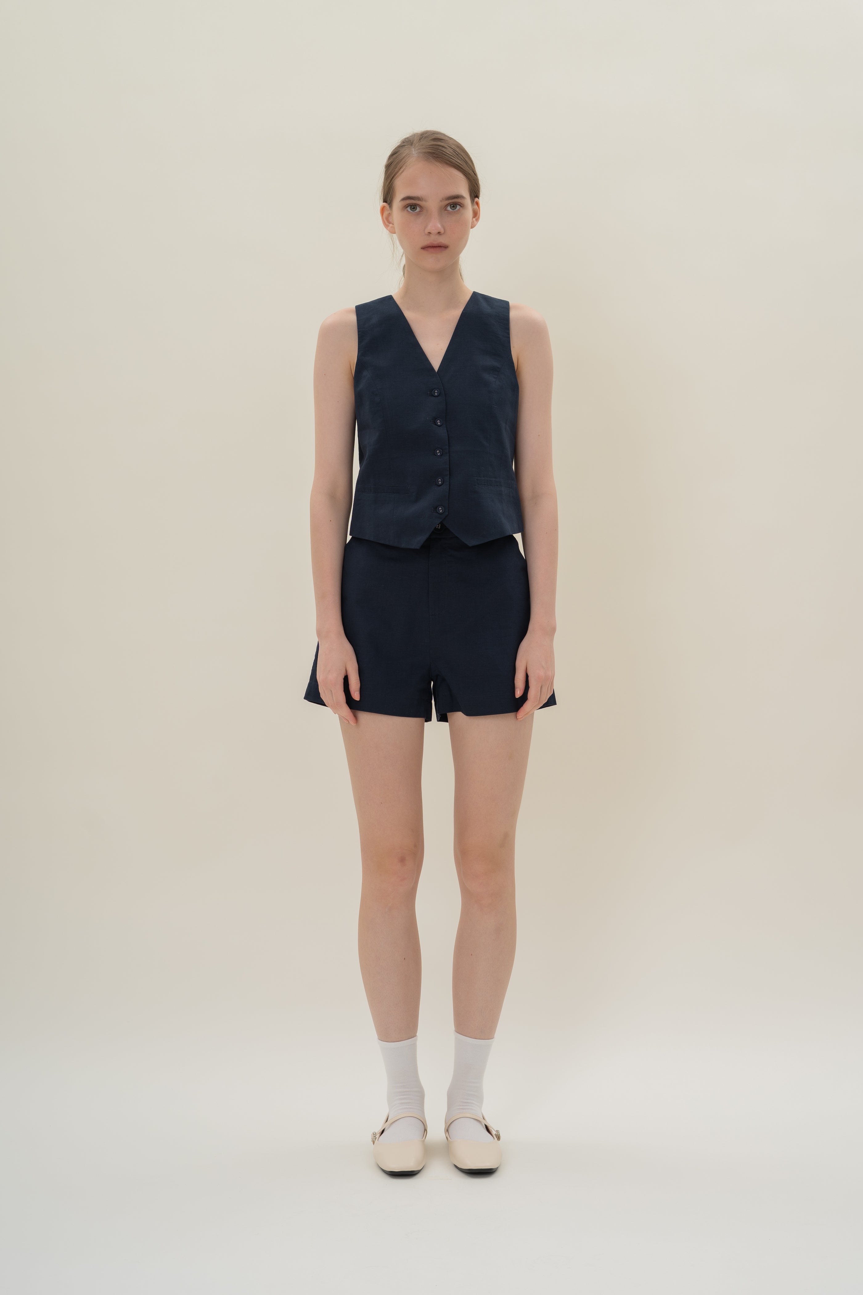 Relaxed Textured Linen Shorts in Midnight