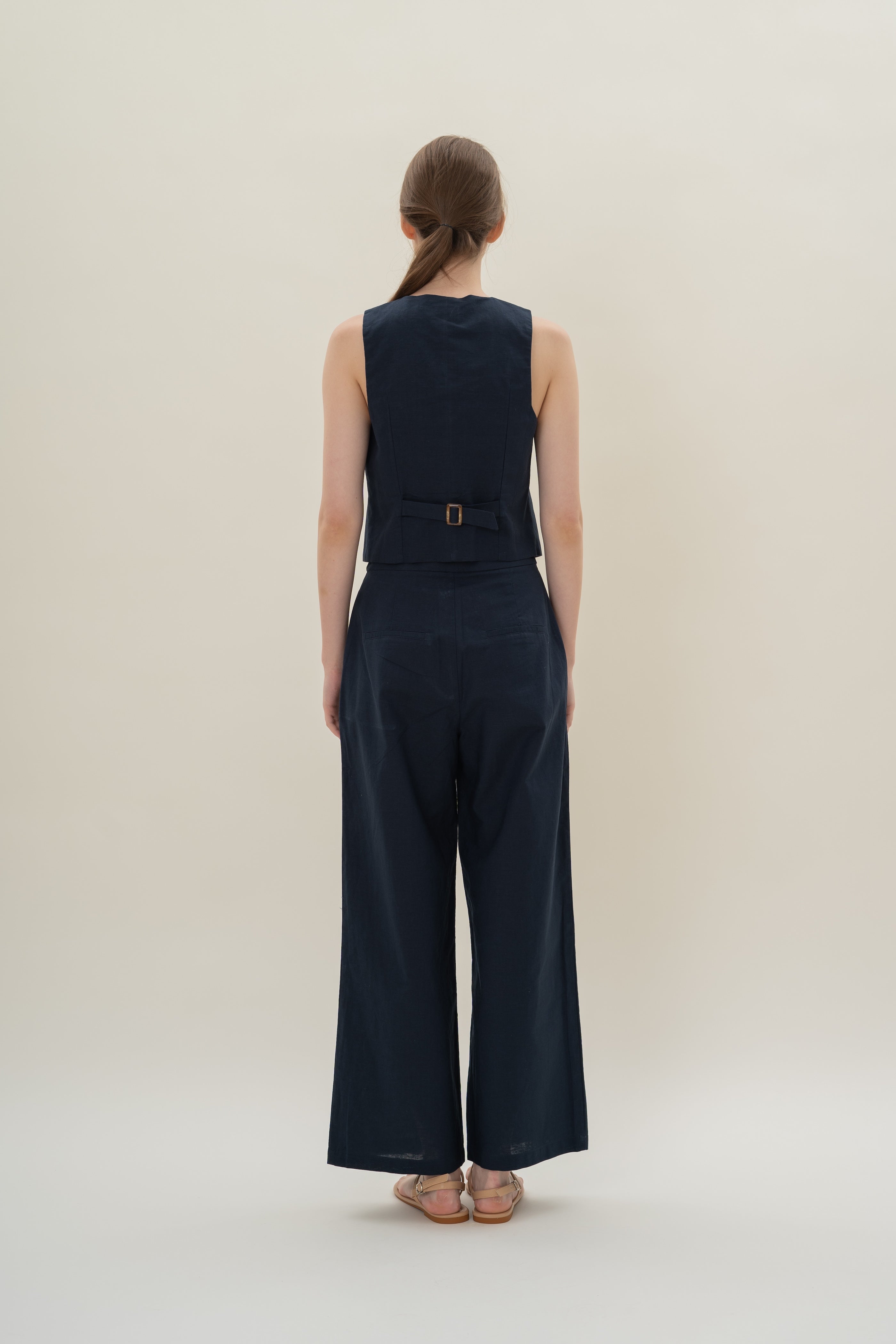 Textured Linen Pleated Trouser in Midnight