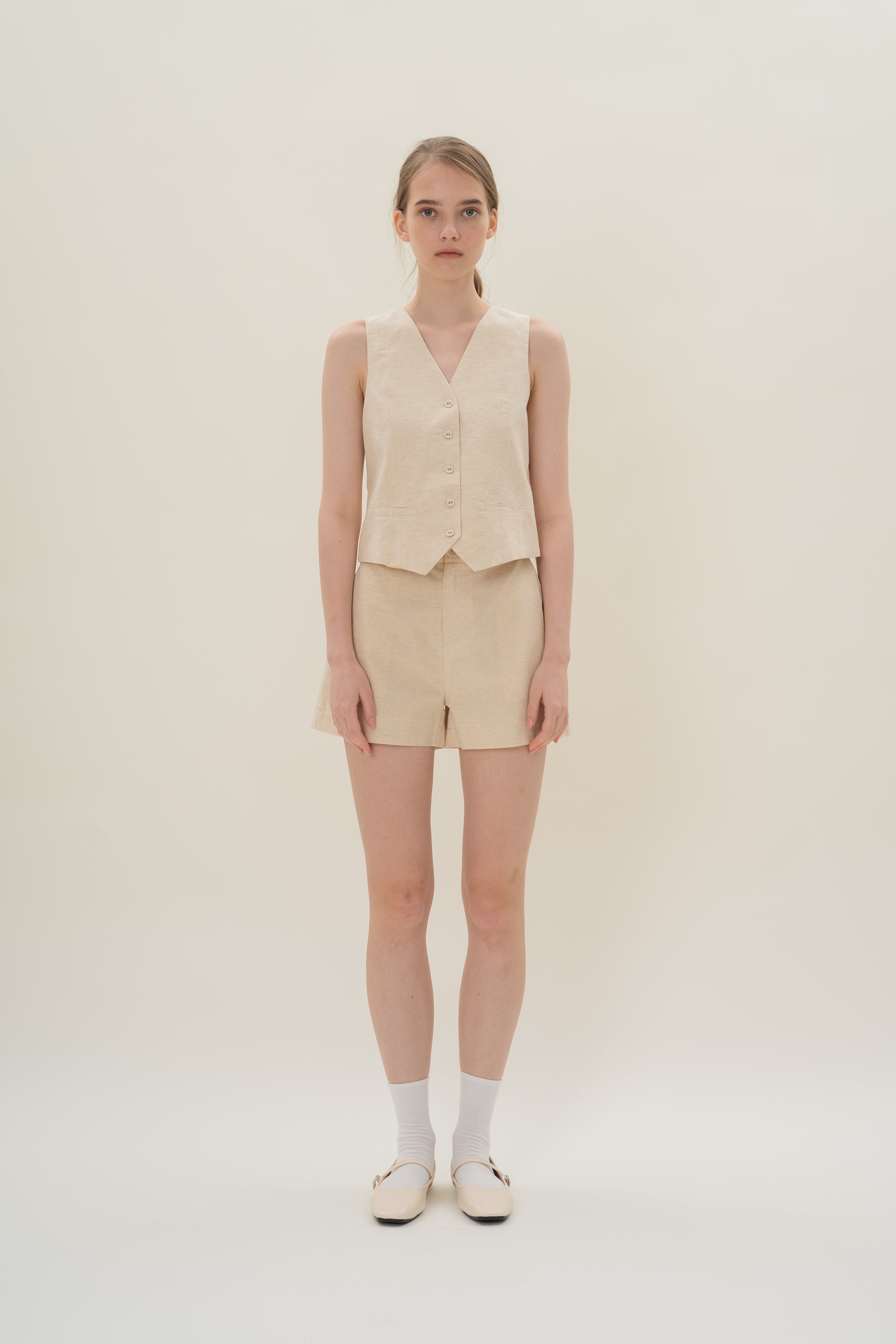 Relaxed Textured Linen Shorts in Natural