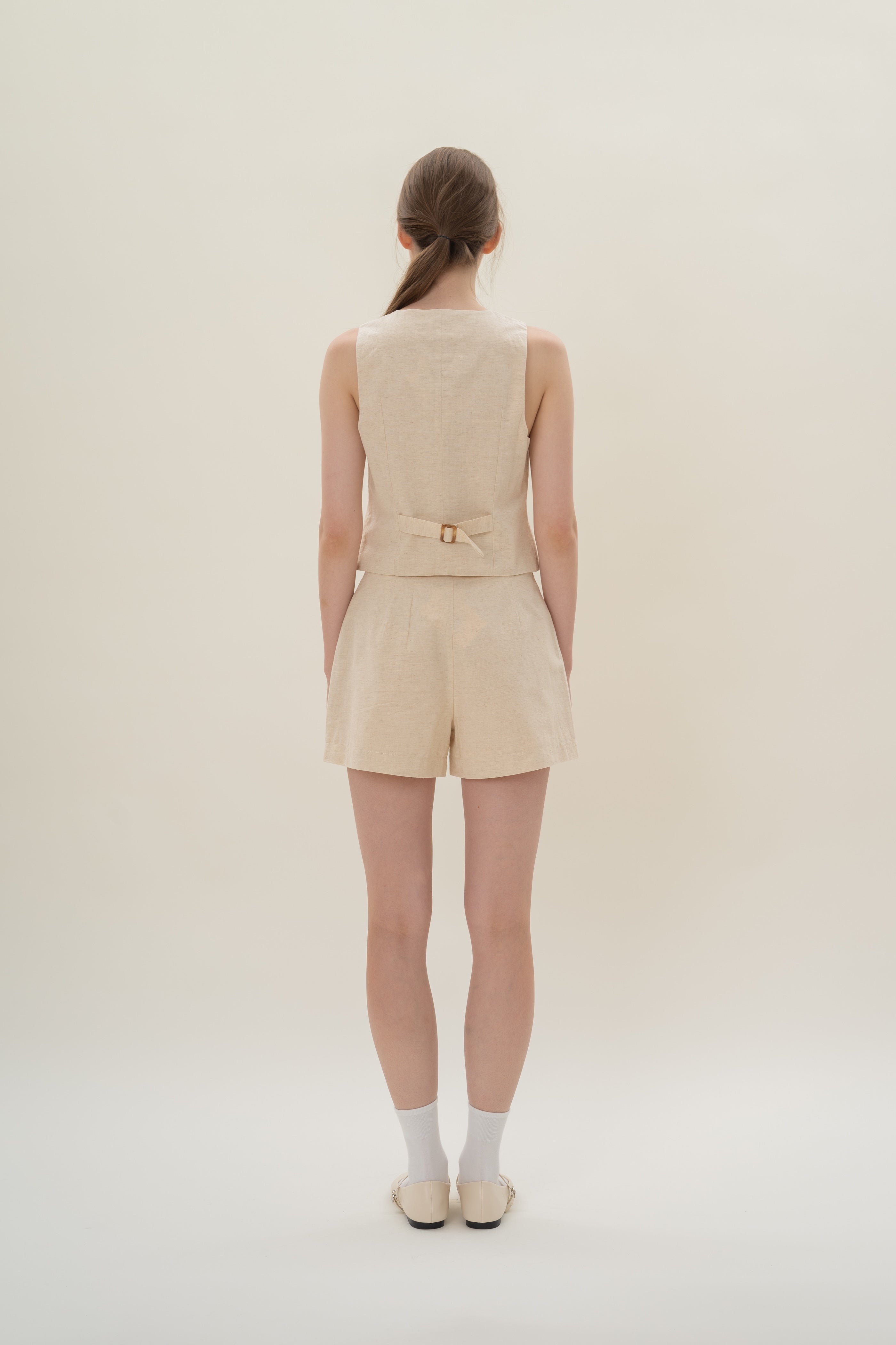 Relaxed Textured Linen Shorts in Natural