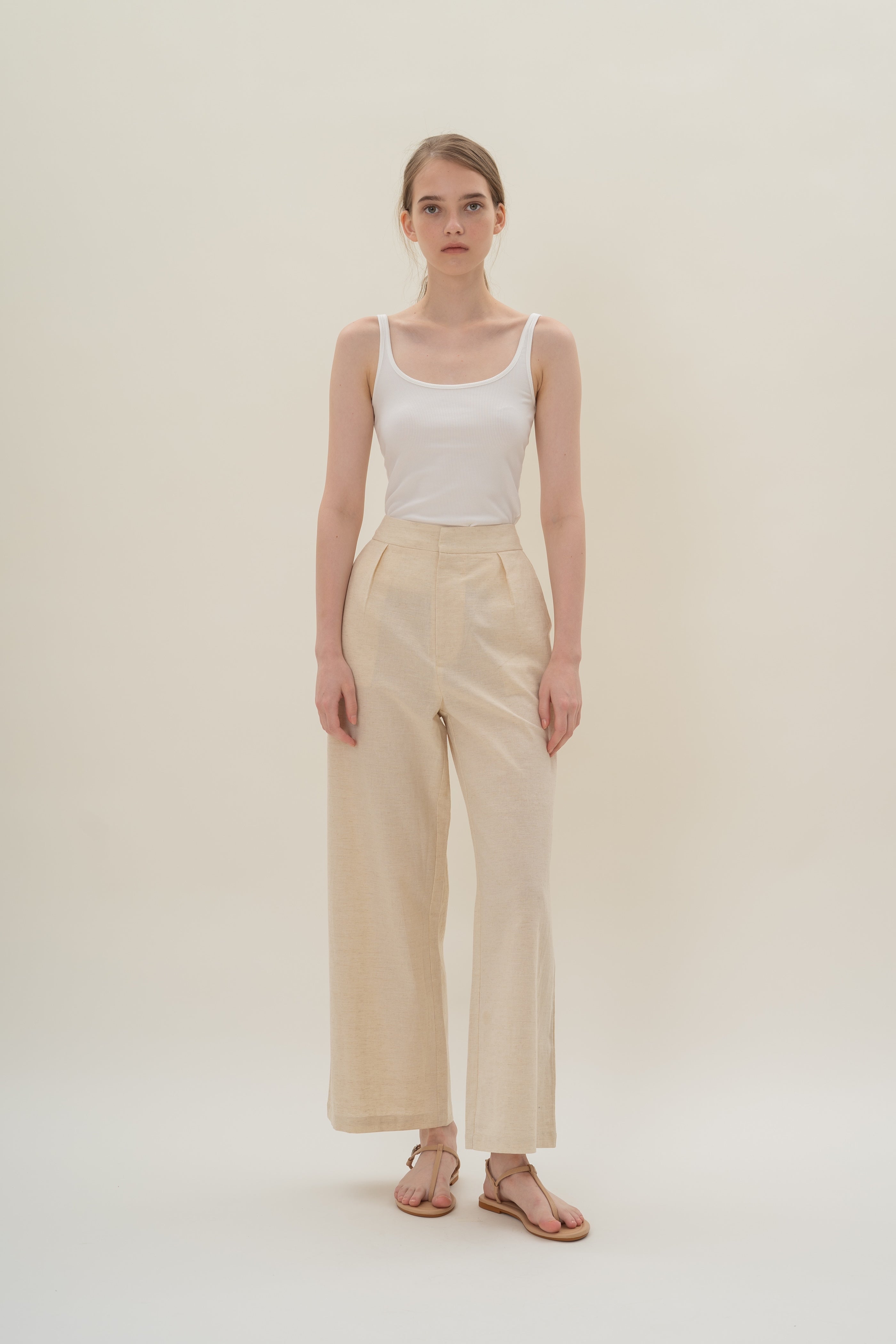Textured Linen Pleated Trouser in Natural