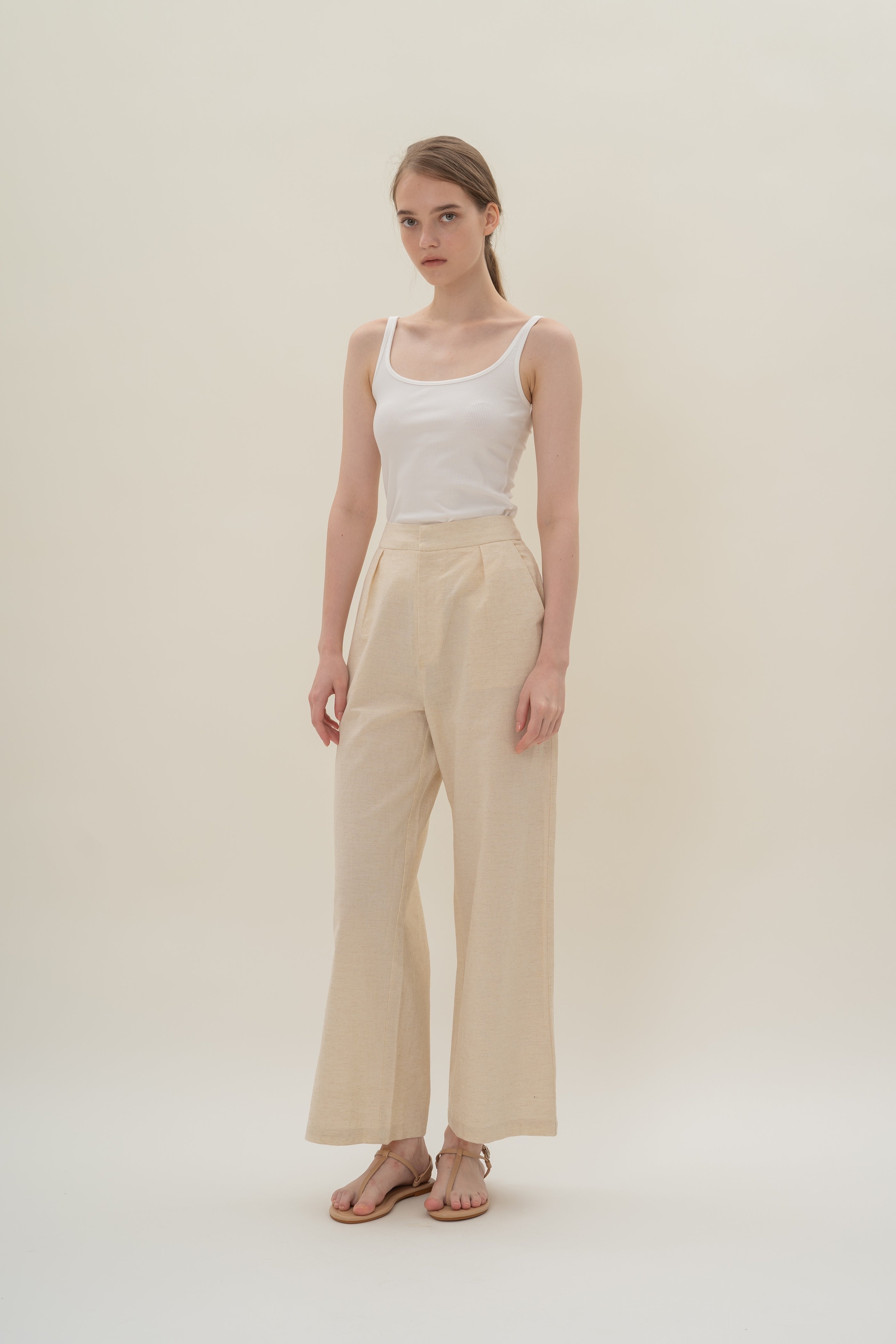 Textured Linen Pleated Trouser in Natural