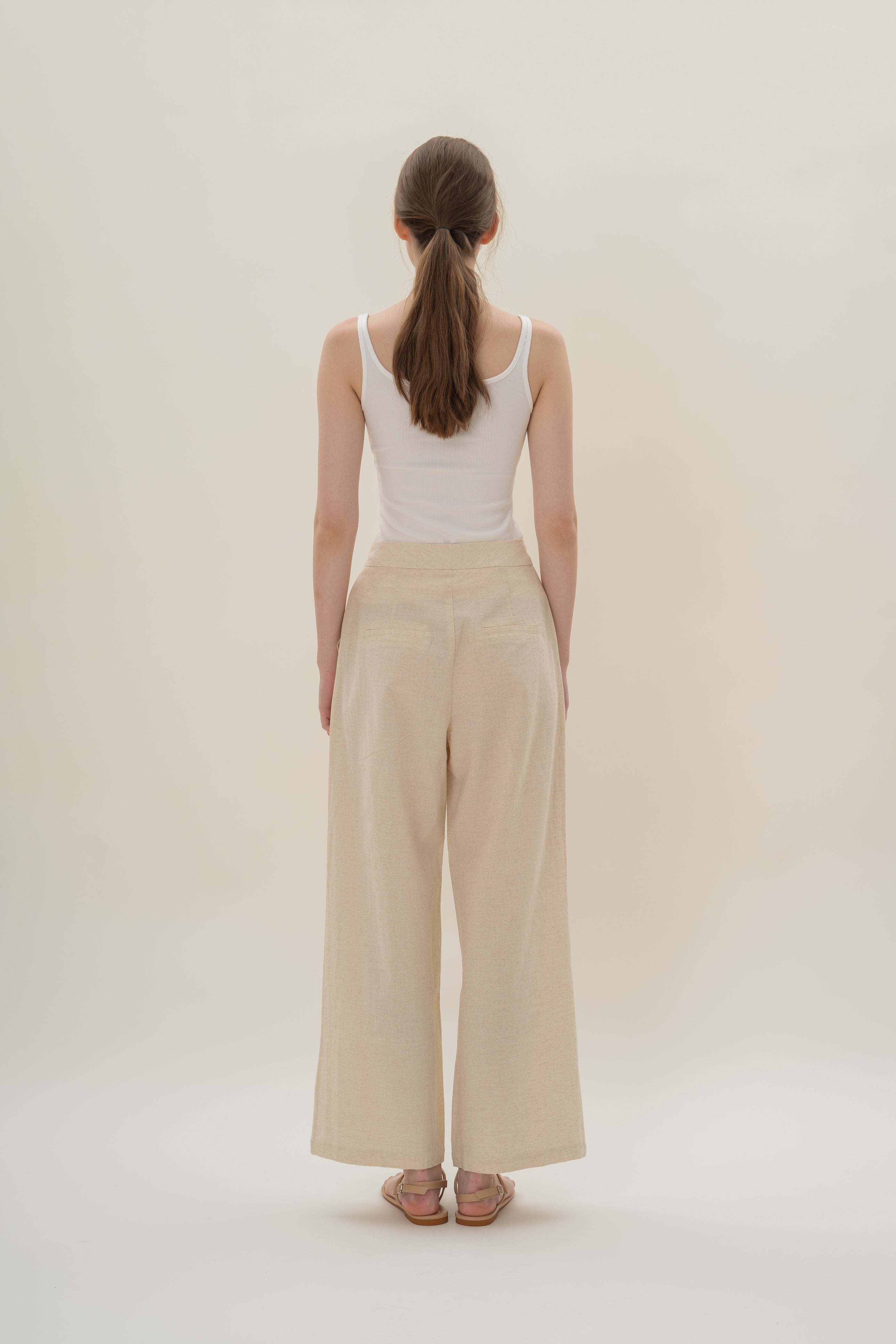 Textured Linen Pleated Trouser in Natural