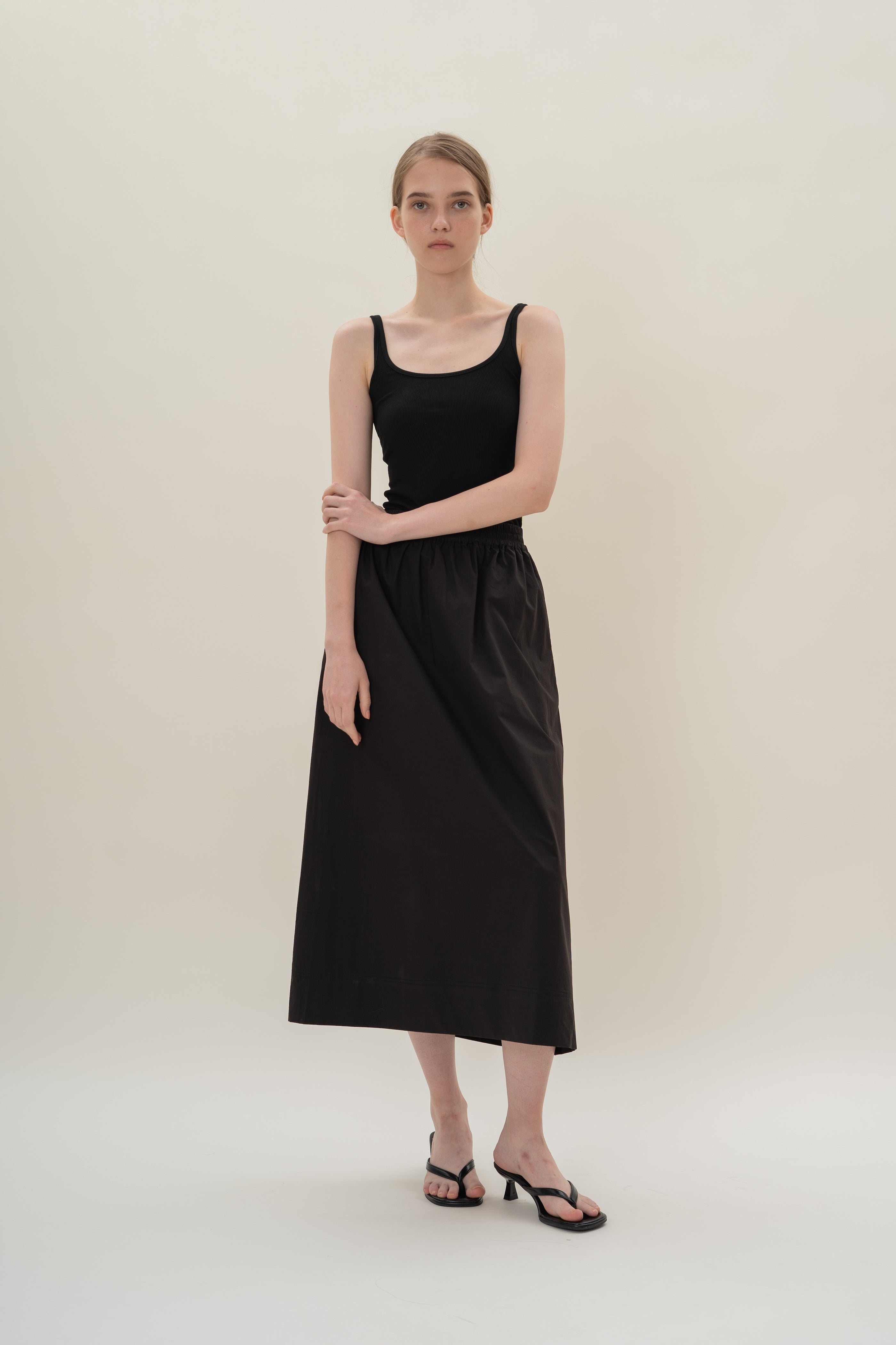 Cotton Poplin Gathered Waist Skirt in Black