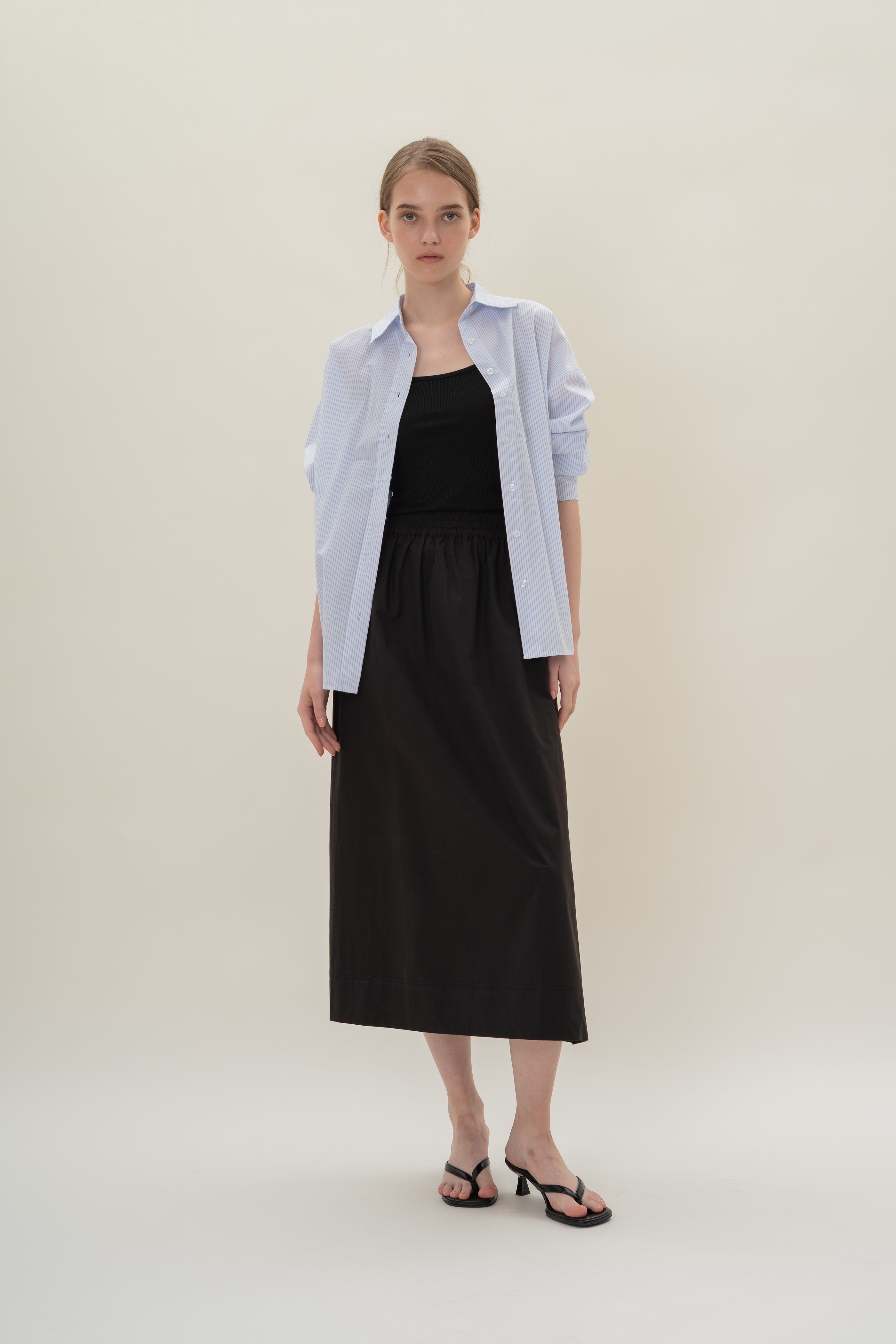 Cotton Poplin Gathered Waist Skirt in Black