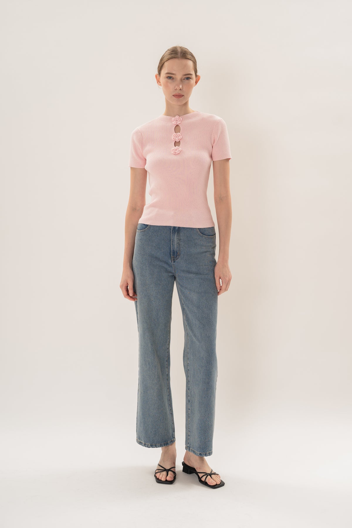 Floral Applique Short Sleeve Knit Top in Pink