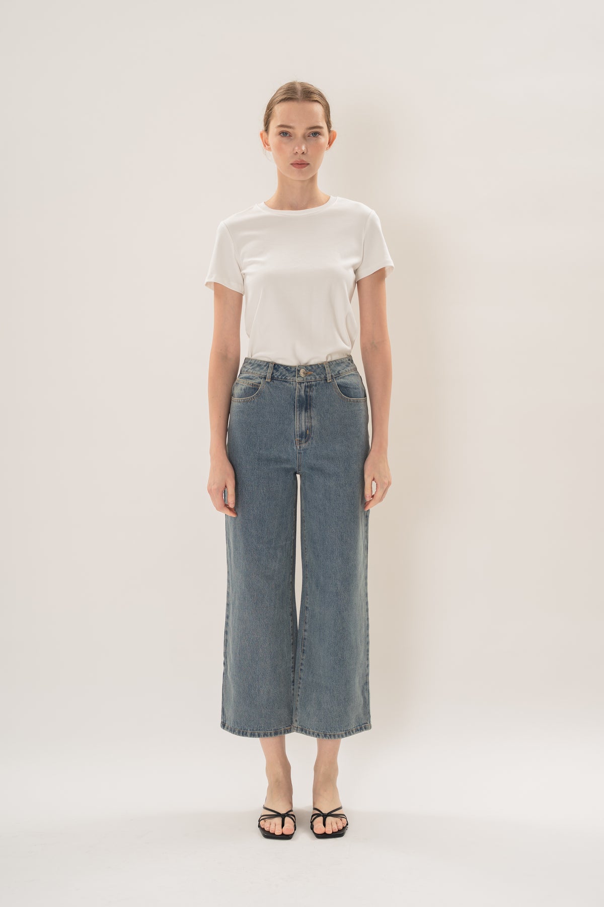 Petite Studios Classic Straight Cut Jeans in Blue Wash