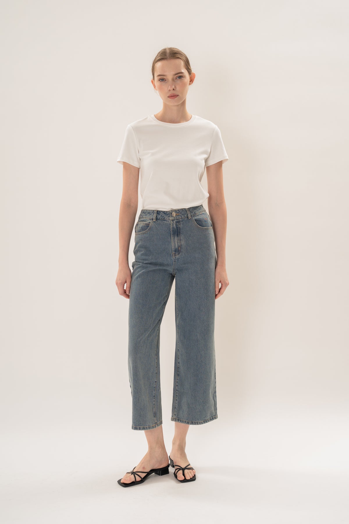 Petite Studios Classic Straight Cut Jeans in Blue Wash