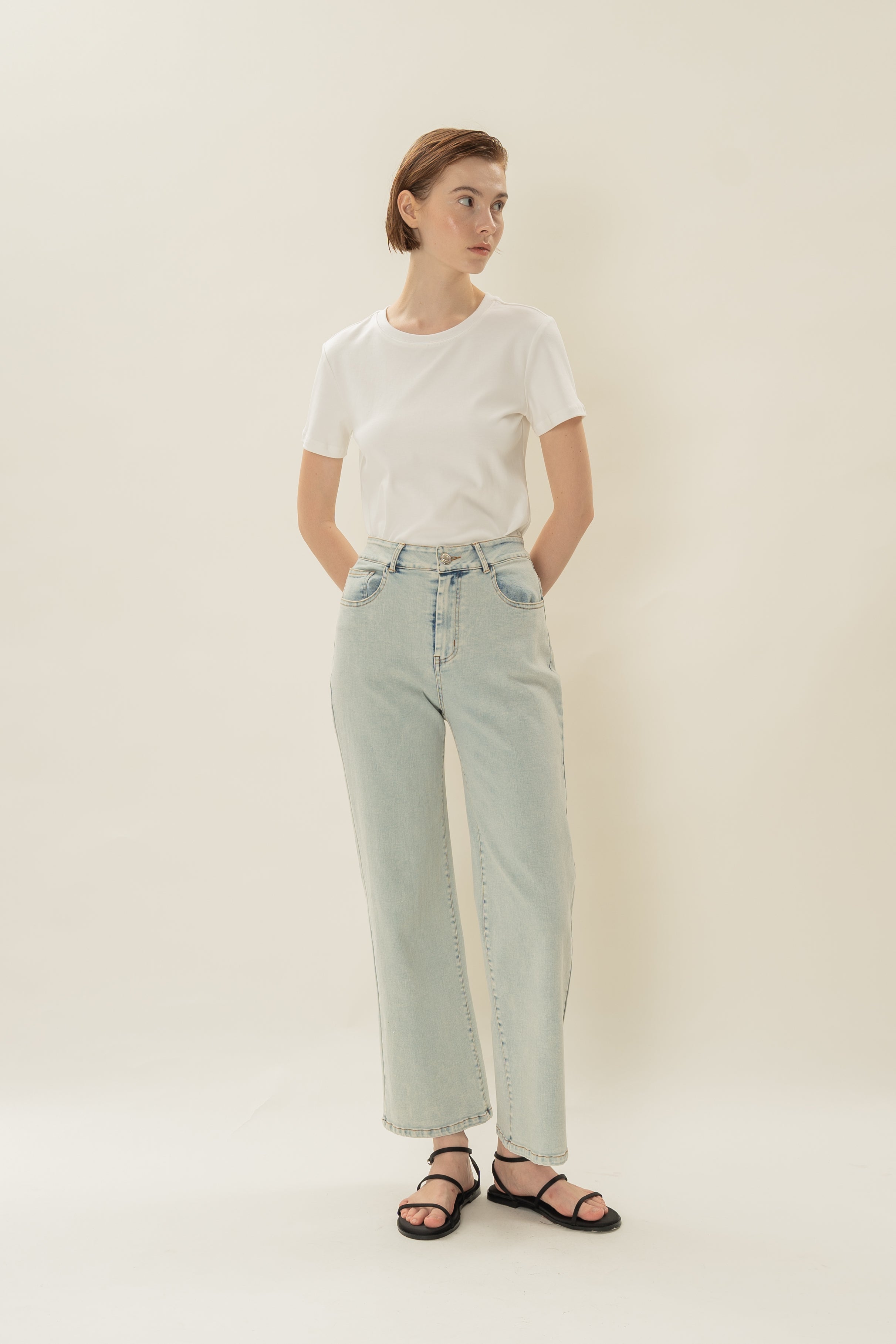 Studios Frayed Stretch Jeans in Light Wash