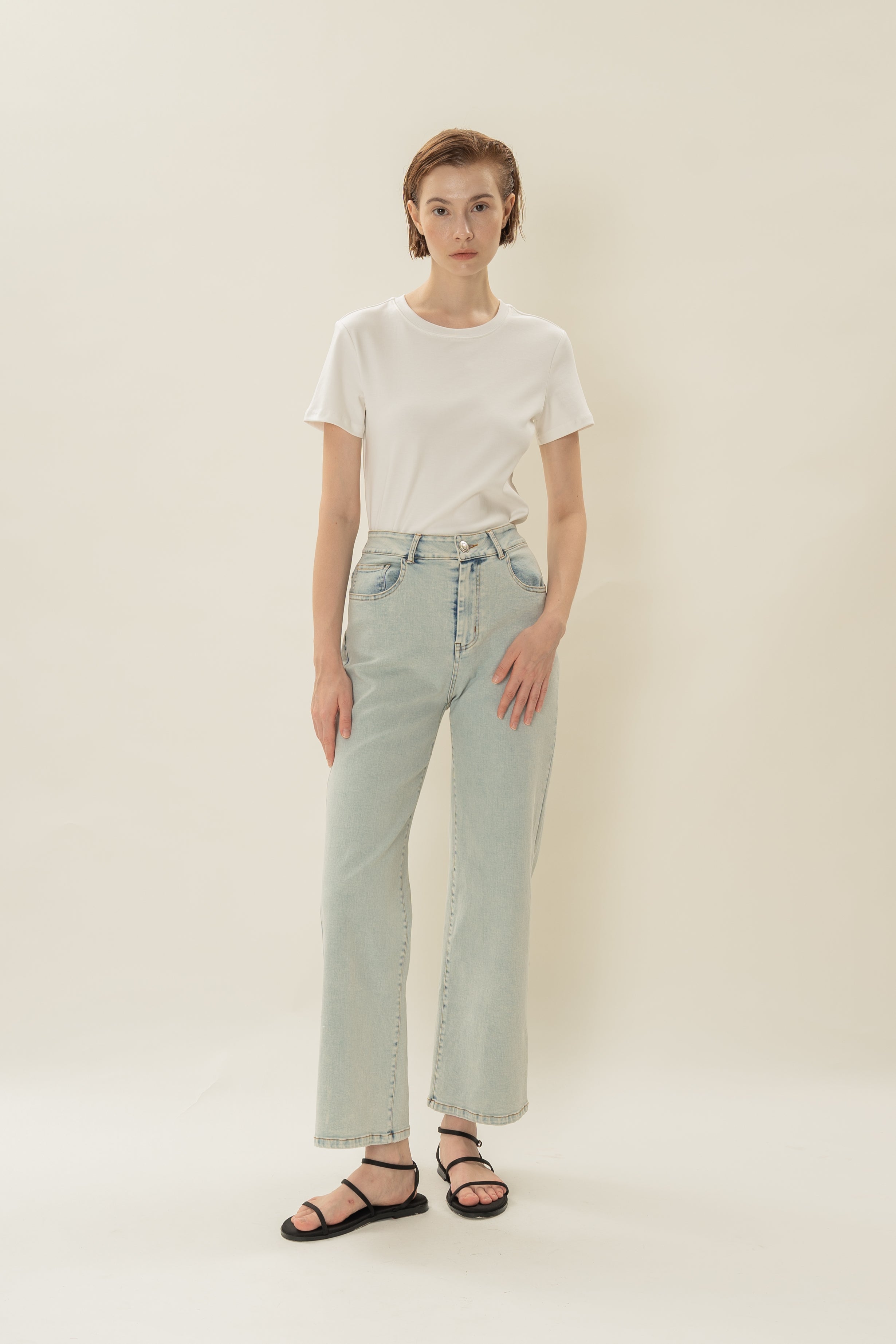 Studios Frayed Stretch Jeans in Light Wash