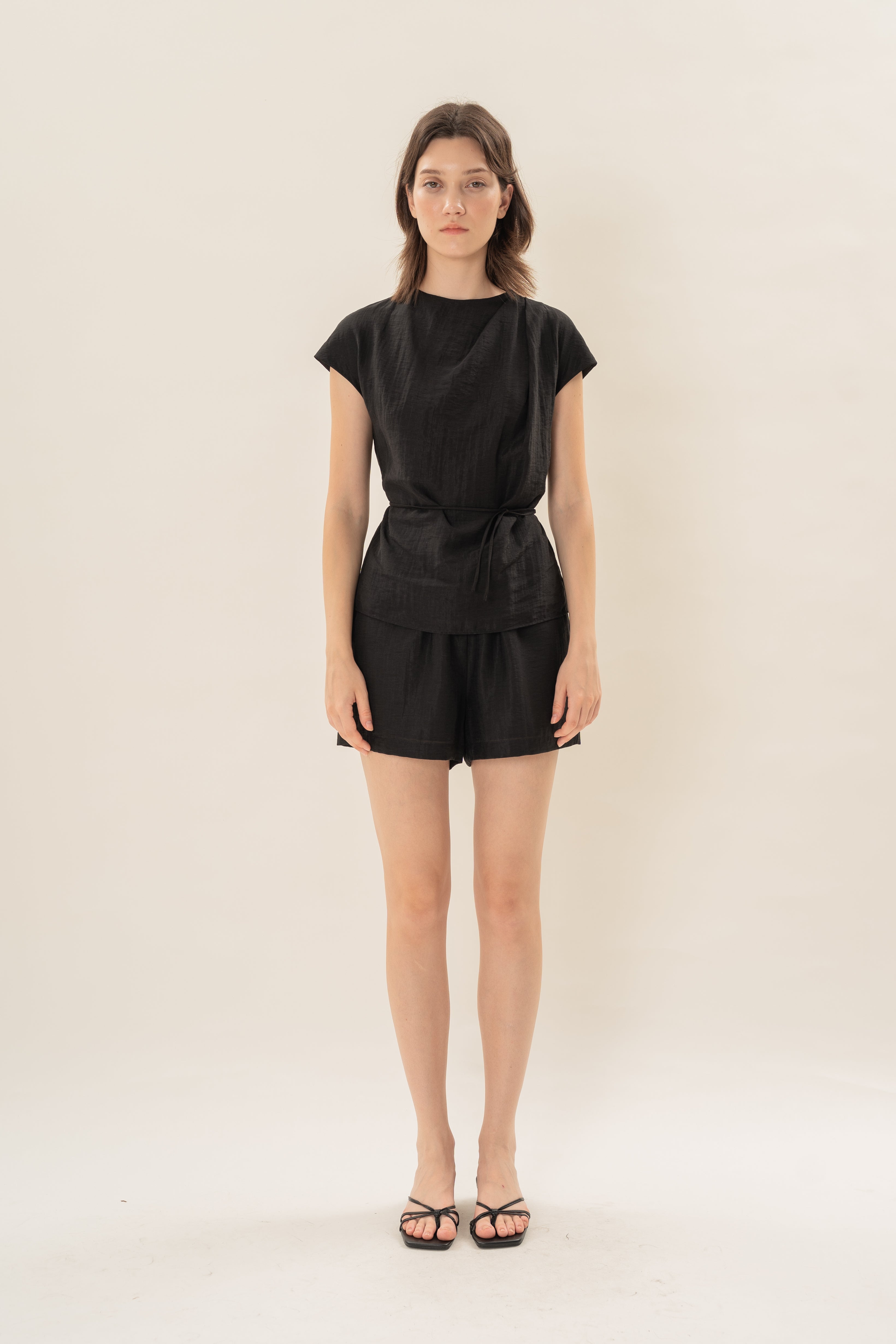 Relaxed Gathered Waist Shorts in Black