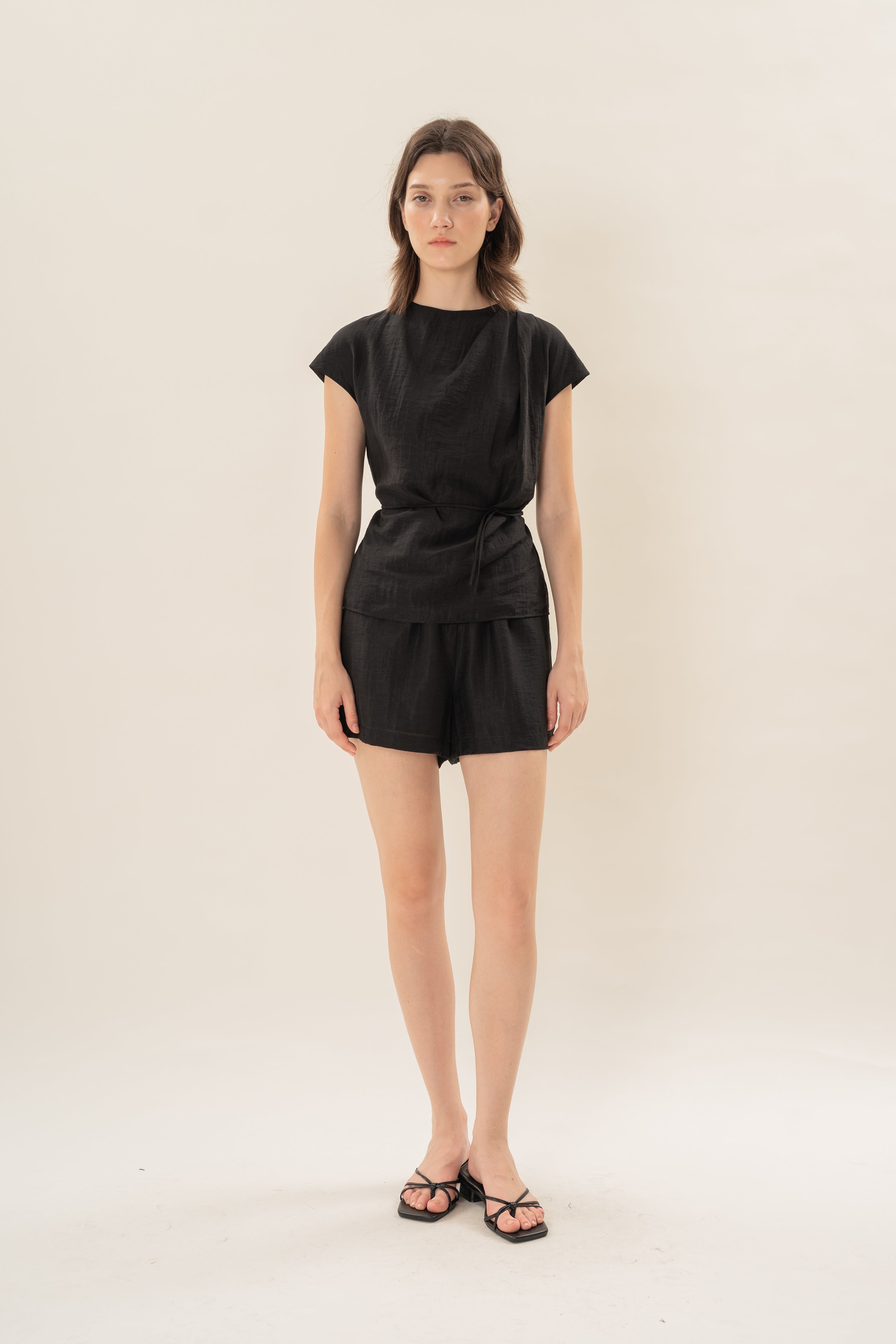 Relaxed Gathered Waist Shorts in Black