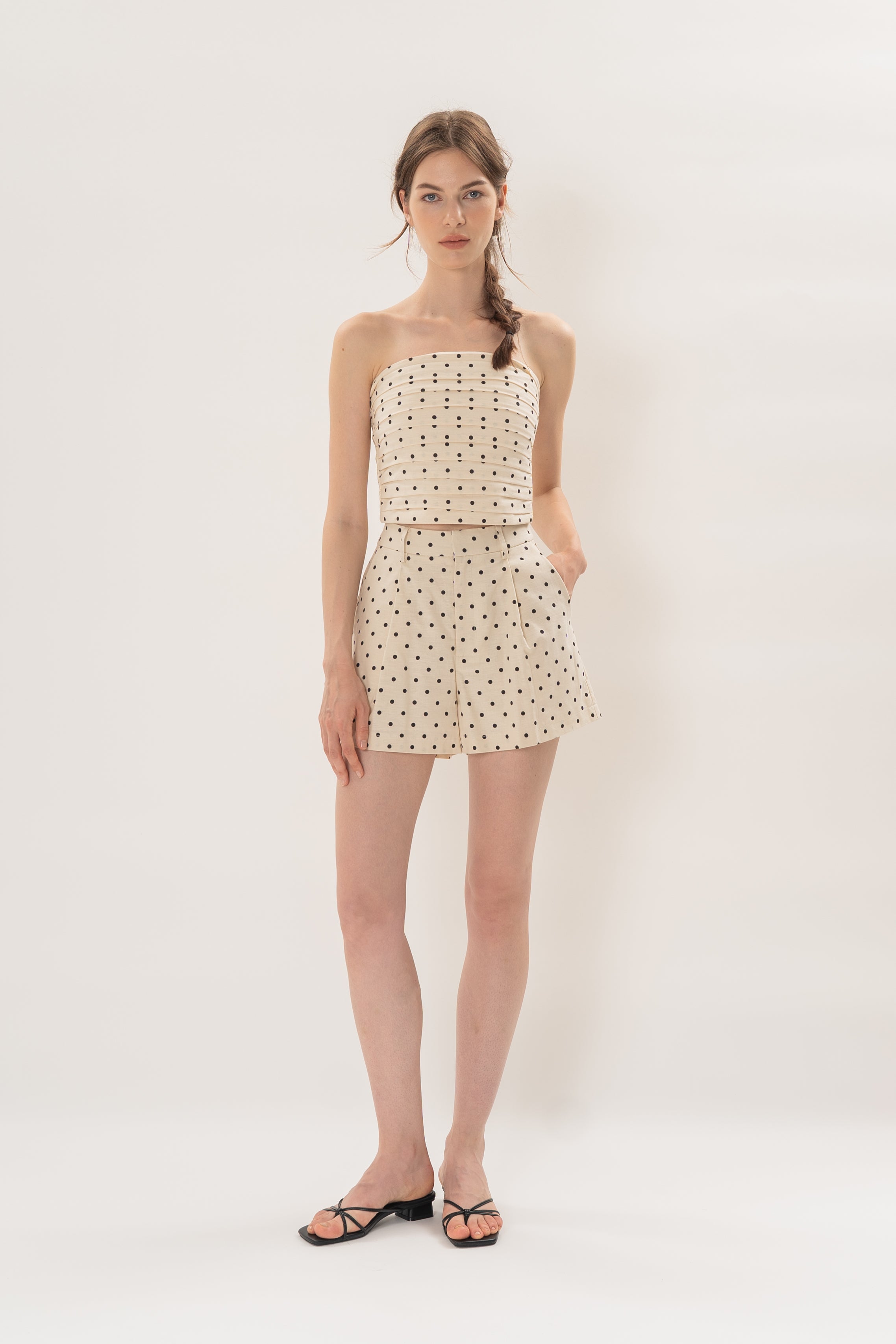 Volume Pleated Shorts in Noir Dot