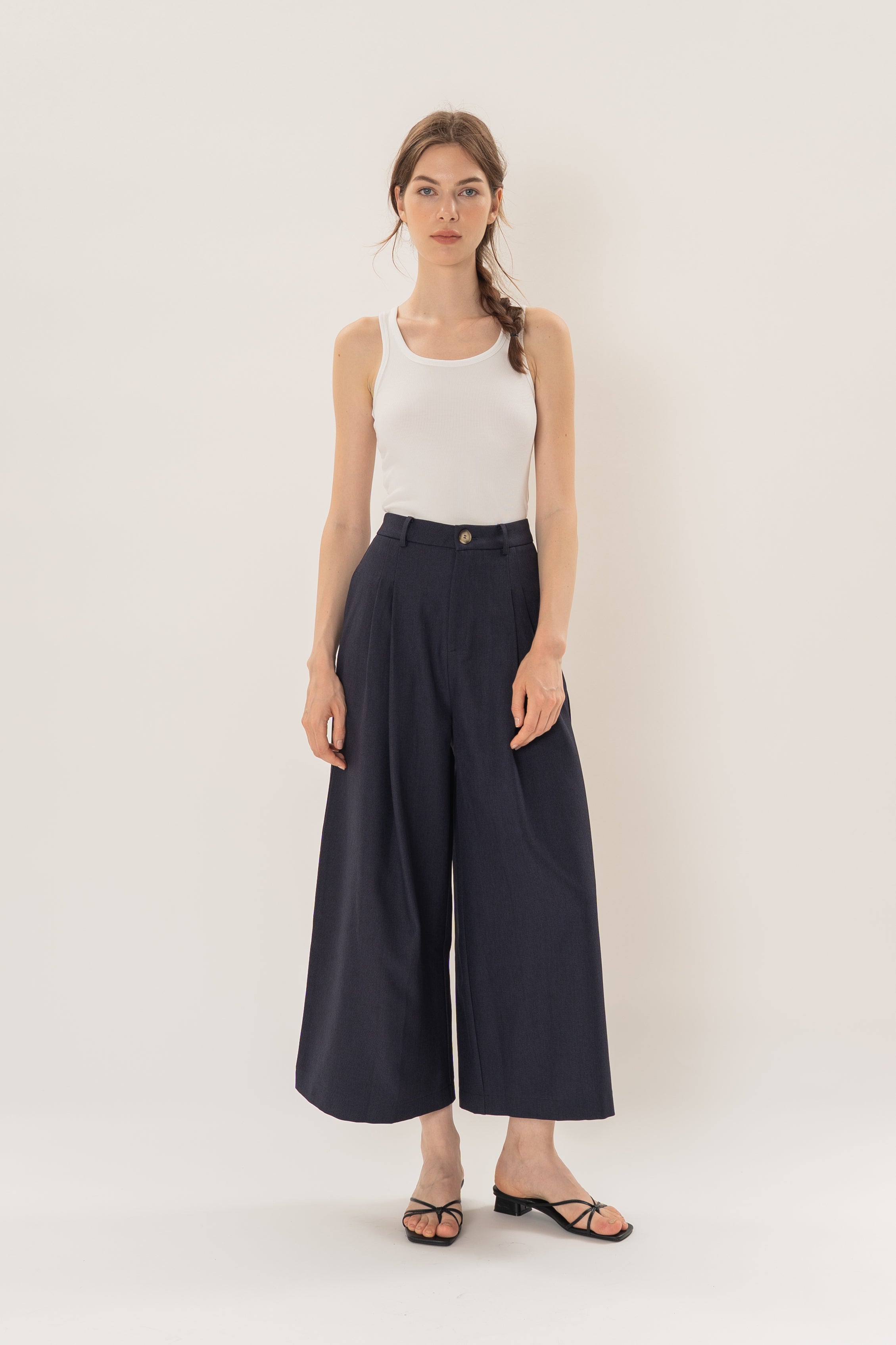 Petite Linear Pleat Wide-Leg Trousers in Dark Navy