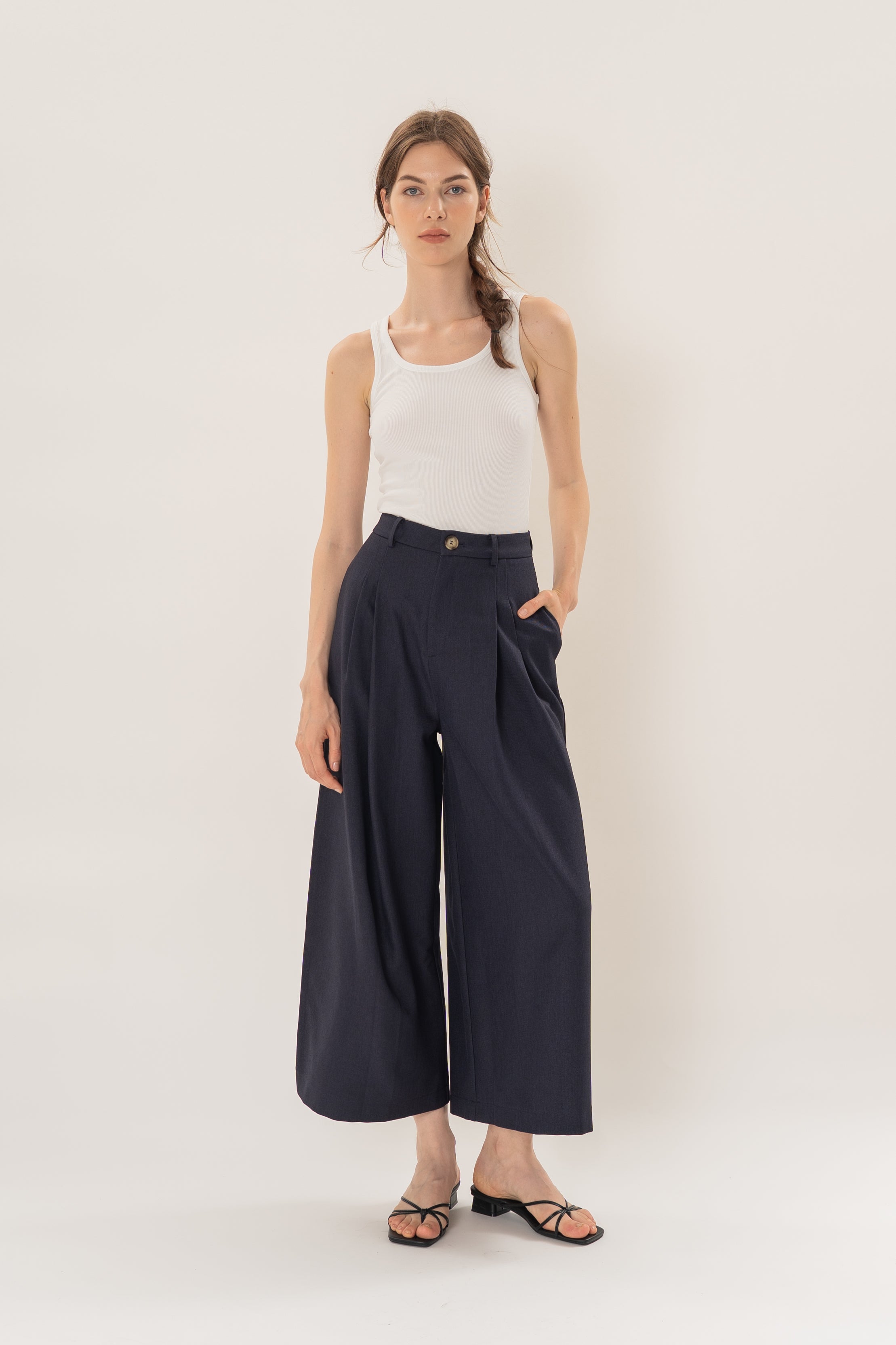 Petite Linear Pleat Wide-Leg Trousers in Dark Navy
