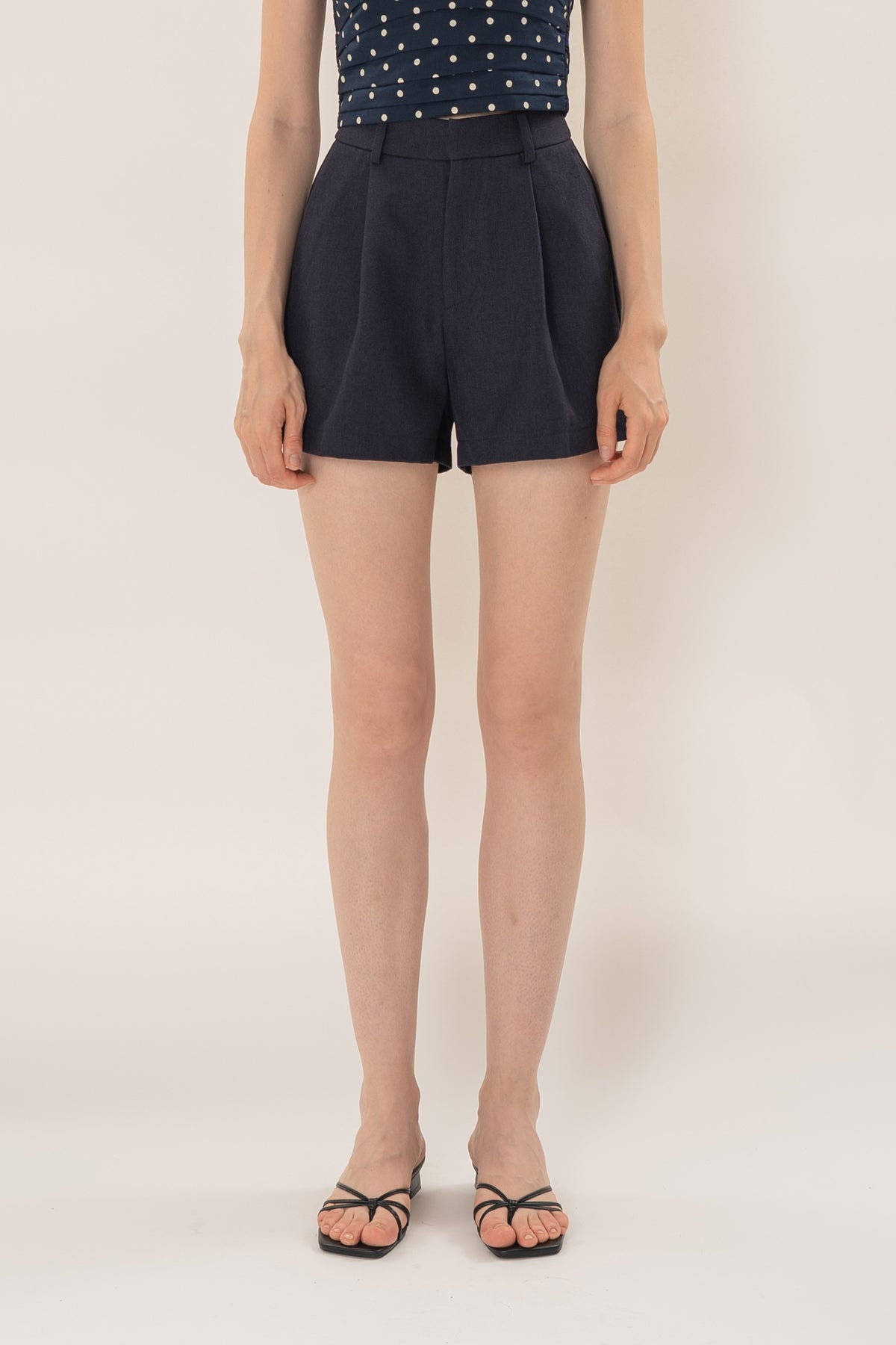 Volume Pleated Shorts in Dark Navy