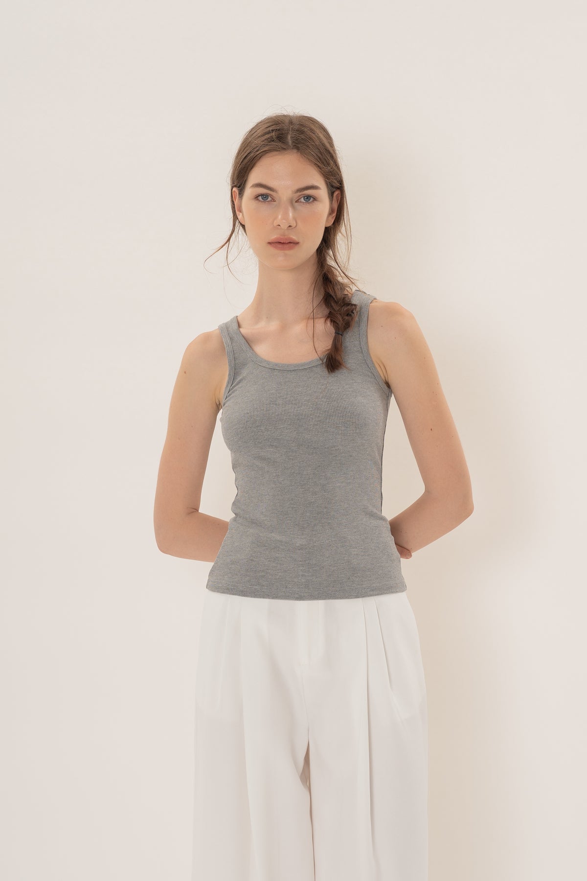 Scoop Neck Tank Top in Heather Grey