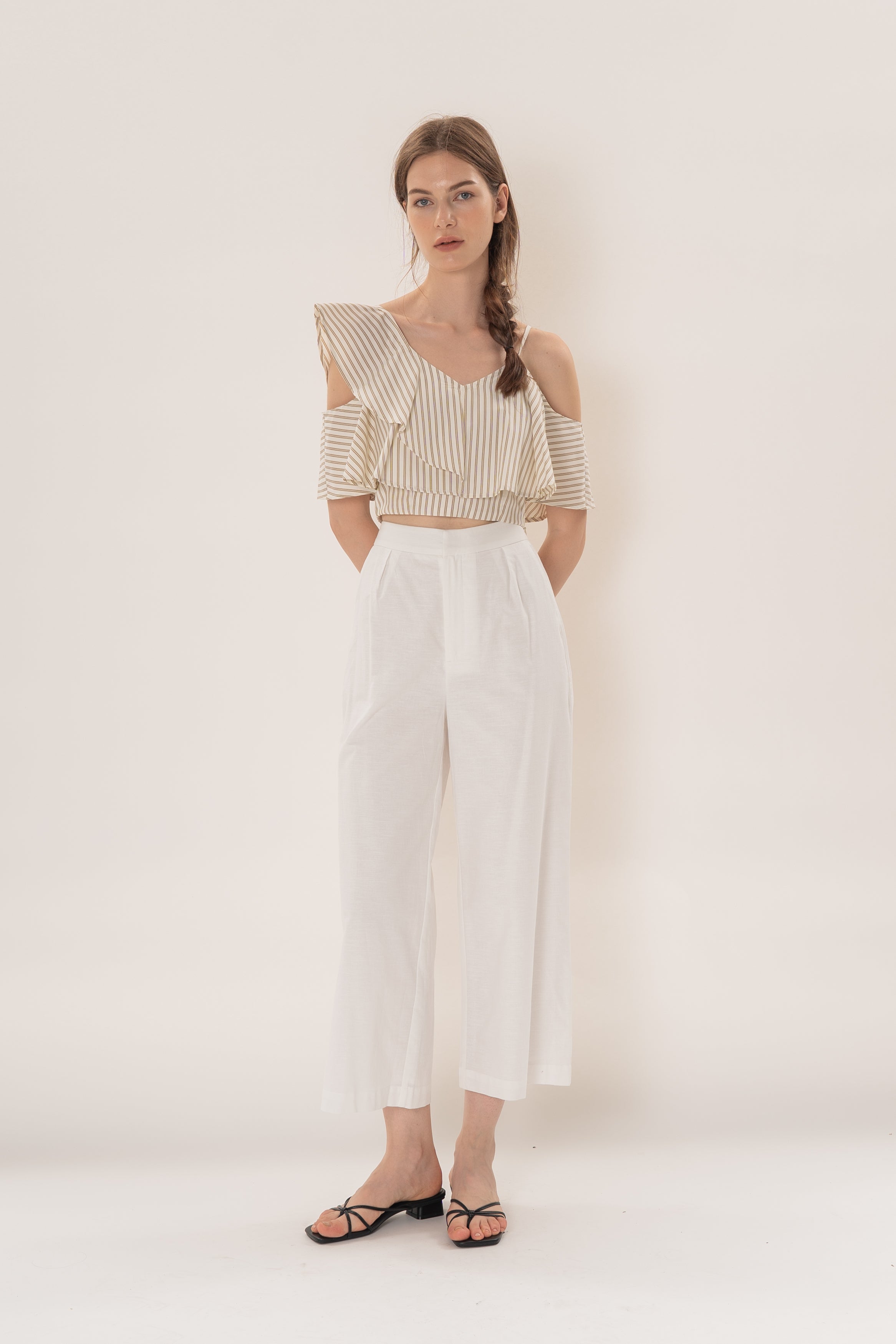 Petite Textured Linen Pleated Trousers in White