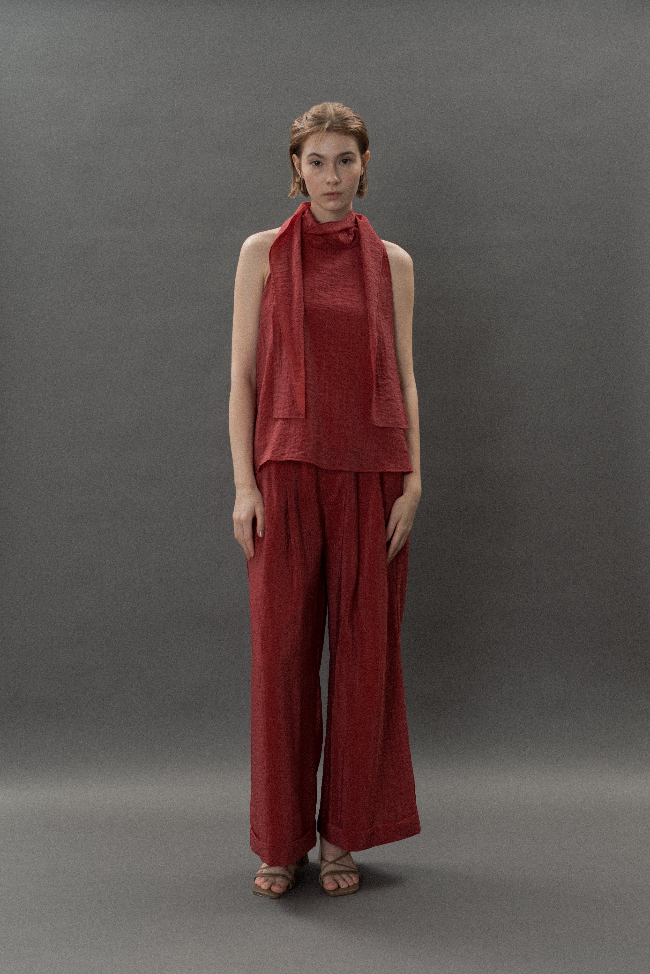 Wide-Leg Pleated Pants in Red