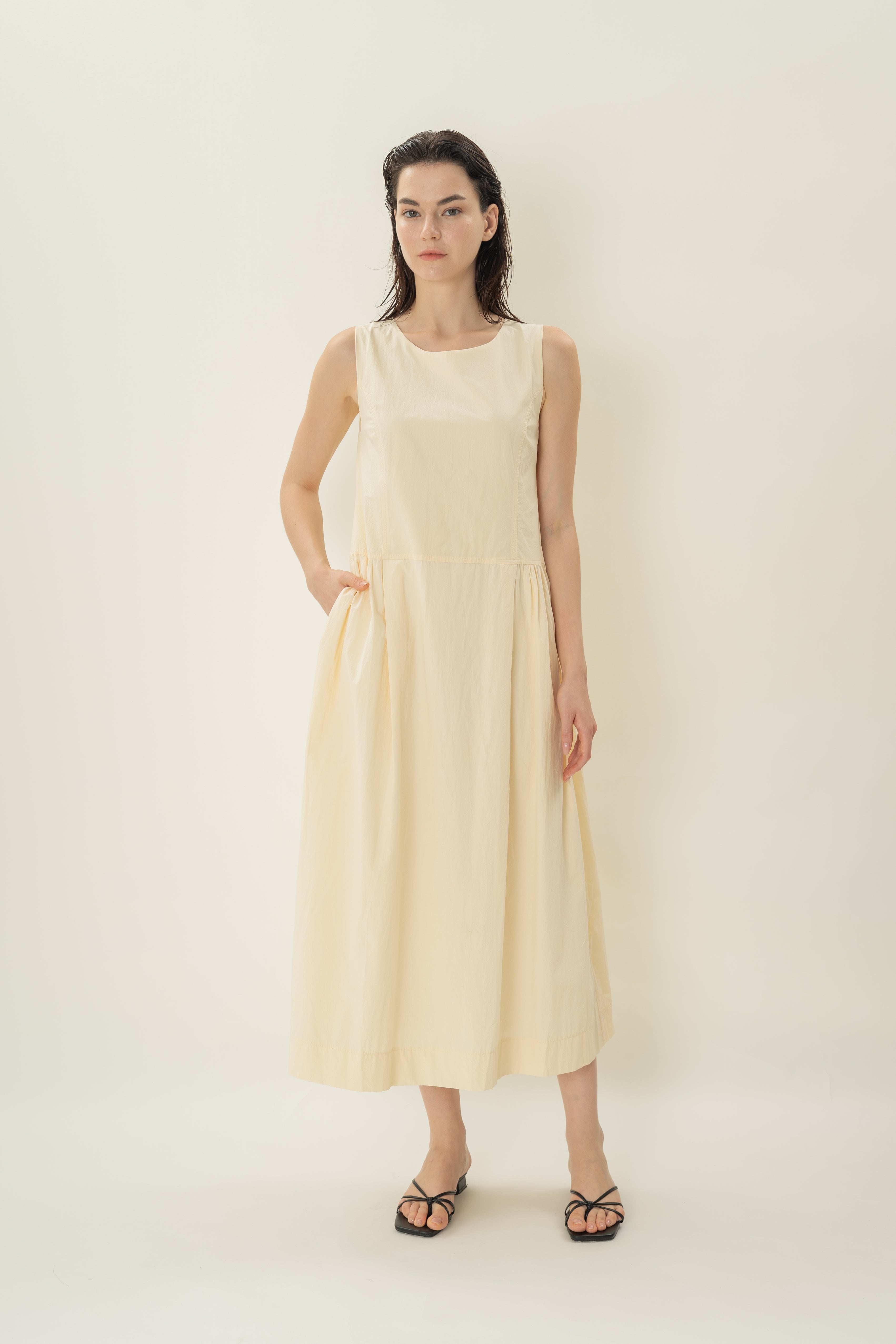 Cotton Poplin Sleeveless Dress in Eggnog