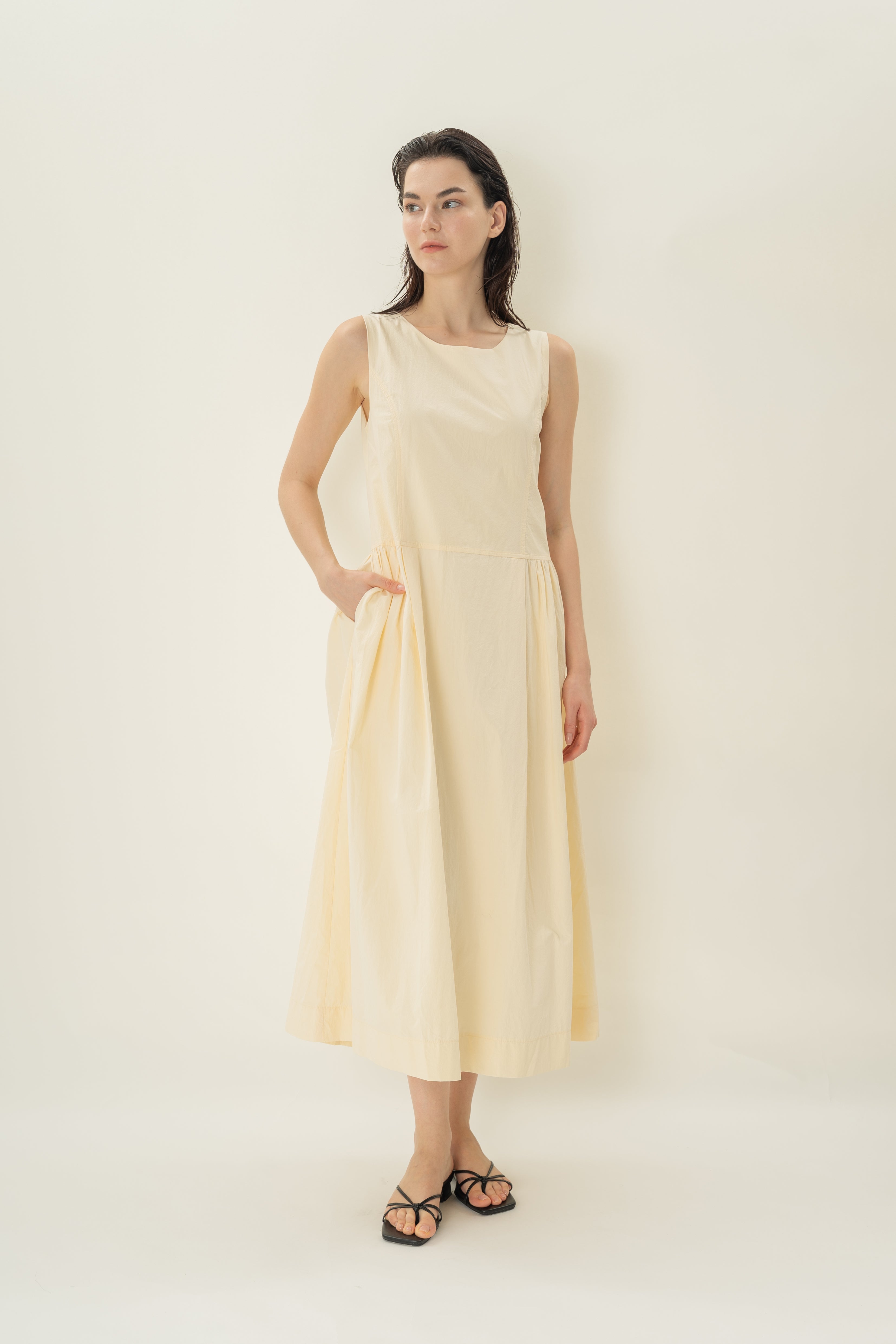 Cotton Poplin Sleeveless Dress in Eggnog
