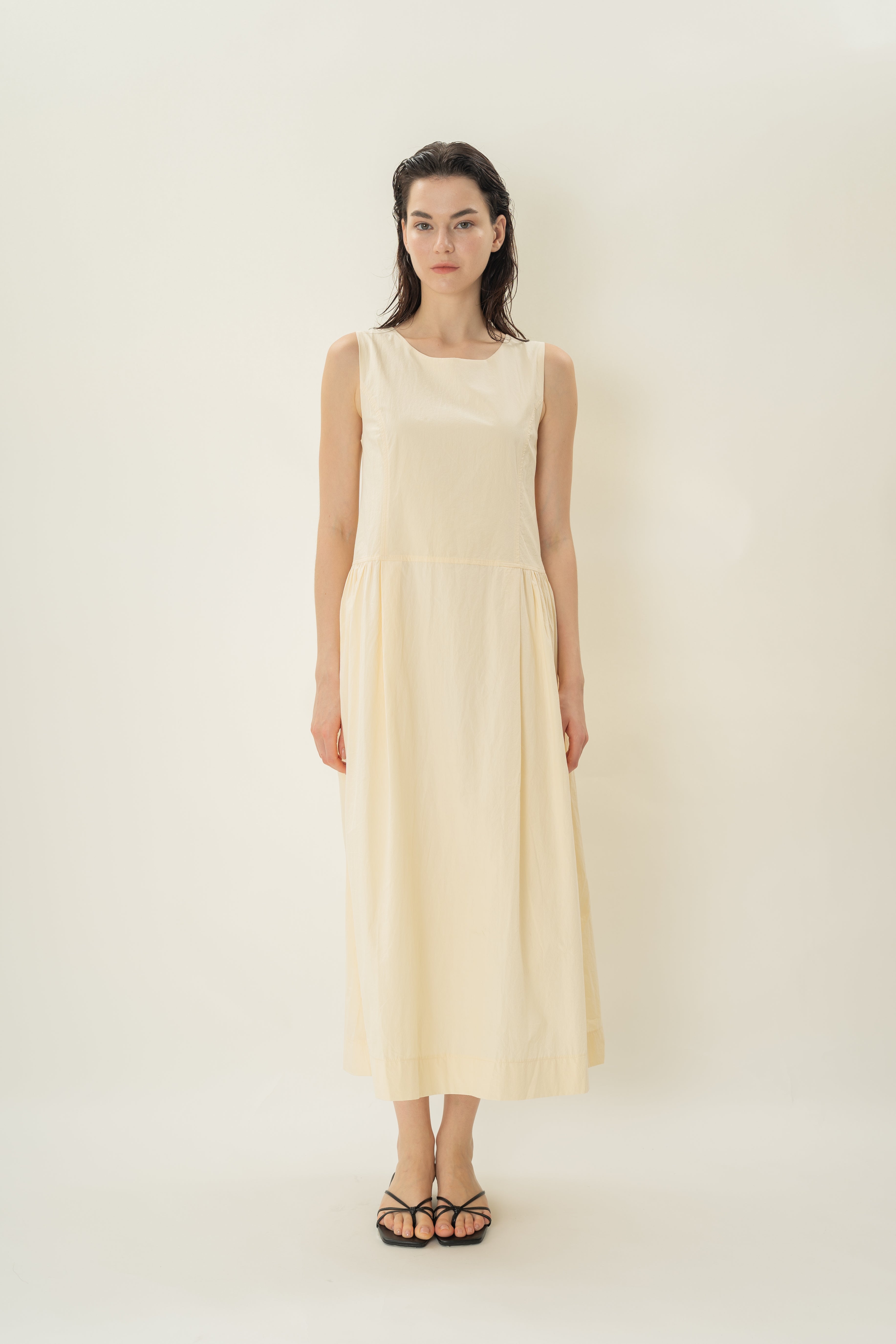 Cotton Poplin Sleeveless Dress in Eggnog